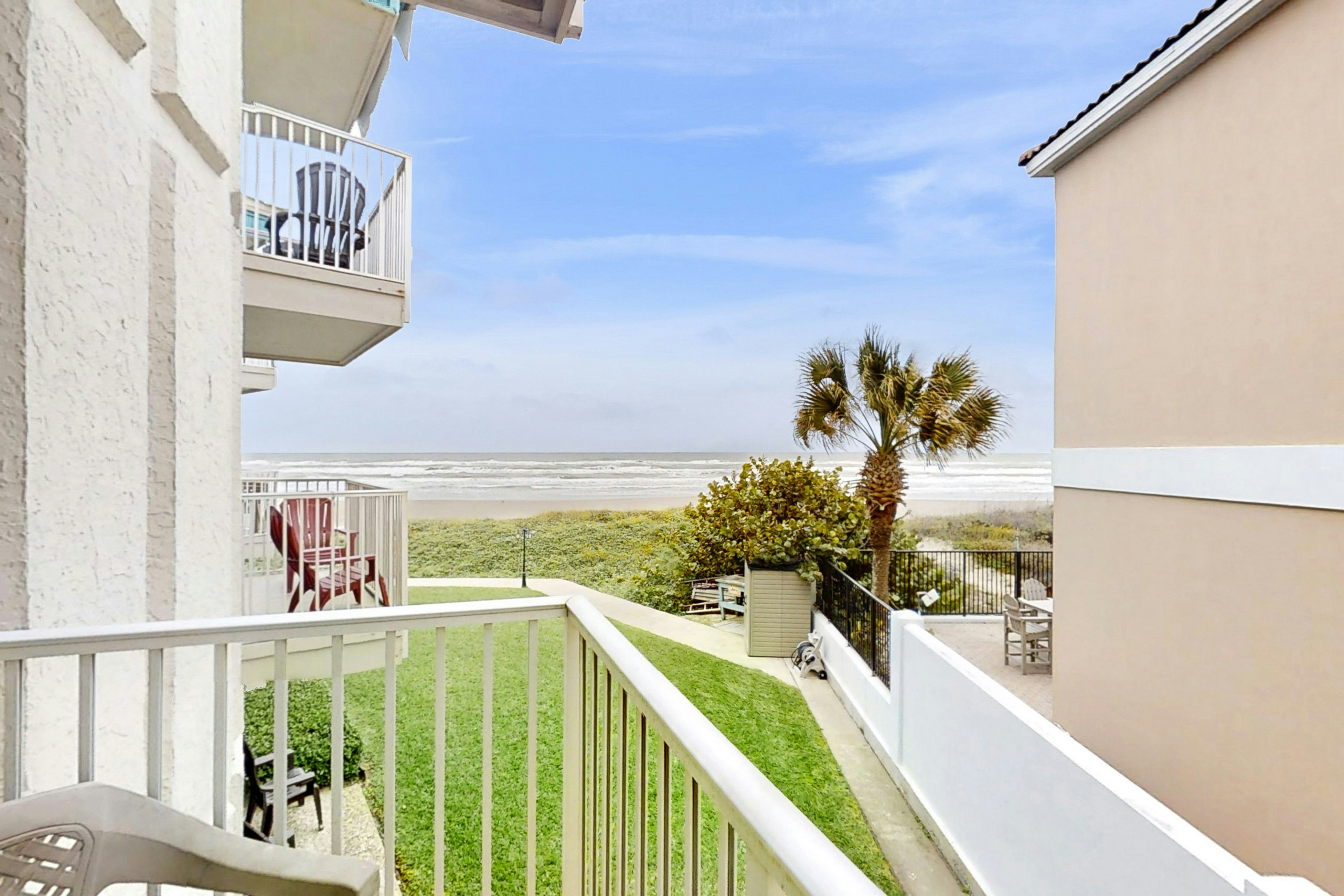 La Internacional Condominiums #210