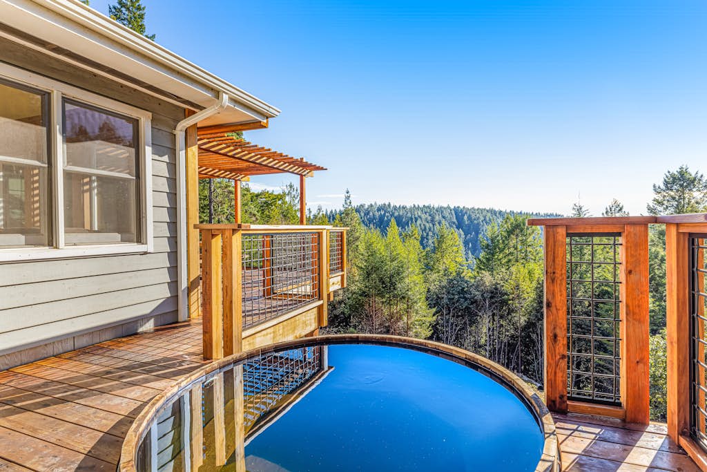 Stunning 3BR with ridge top views and hot tub — Little River, CA — vacation rental