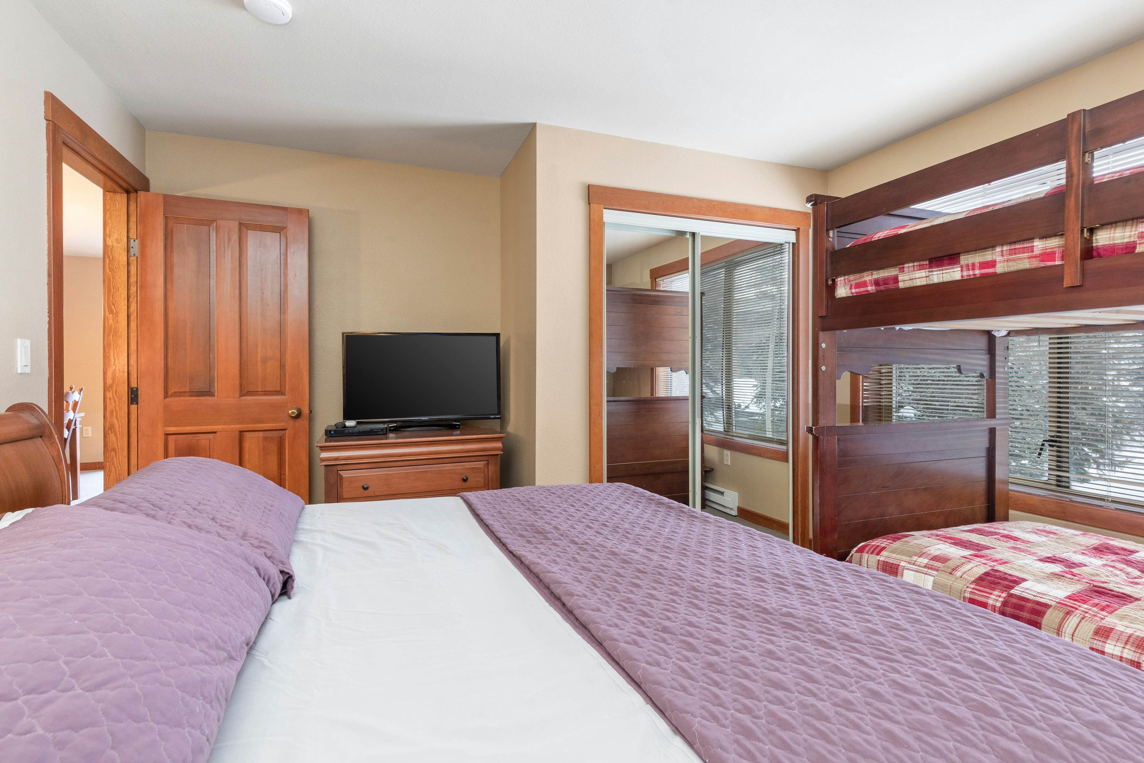 Powderhorn Lodge 210 - Blazing Star Suite