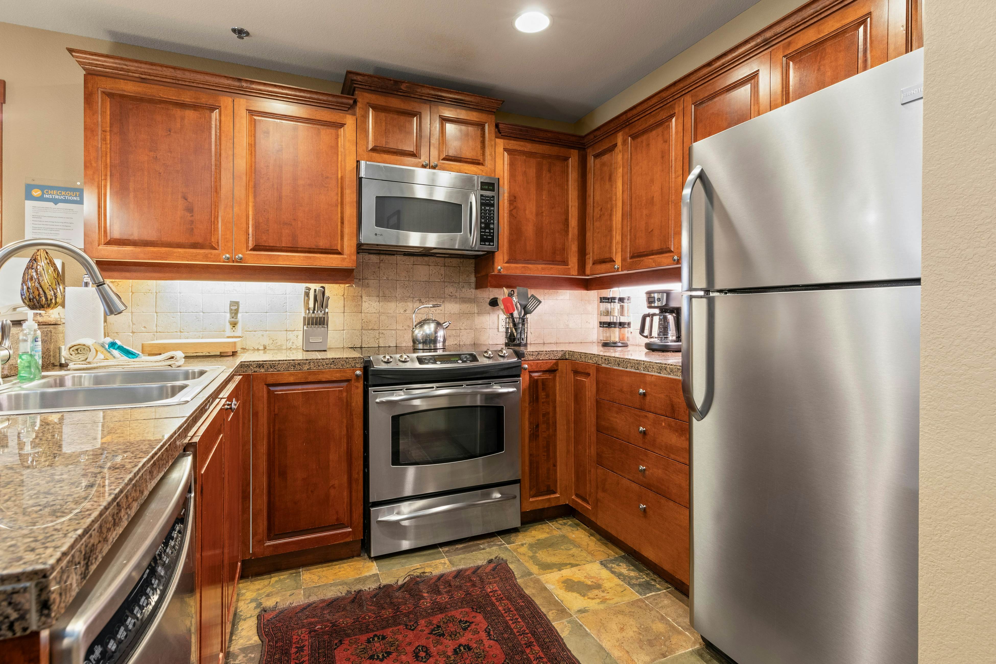 Powderhorn Lodge 210 - Blazing Star Suite