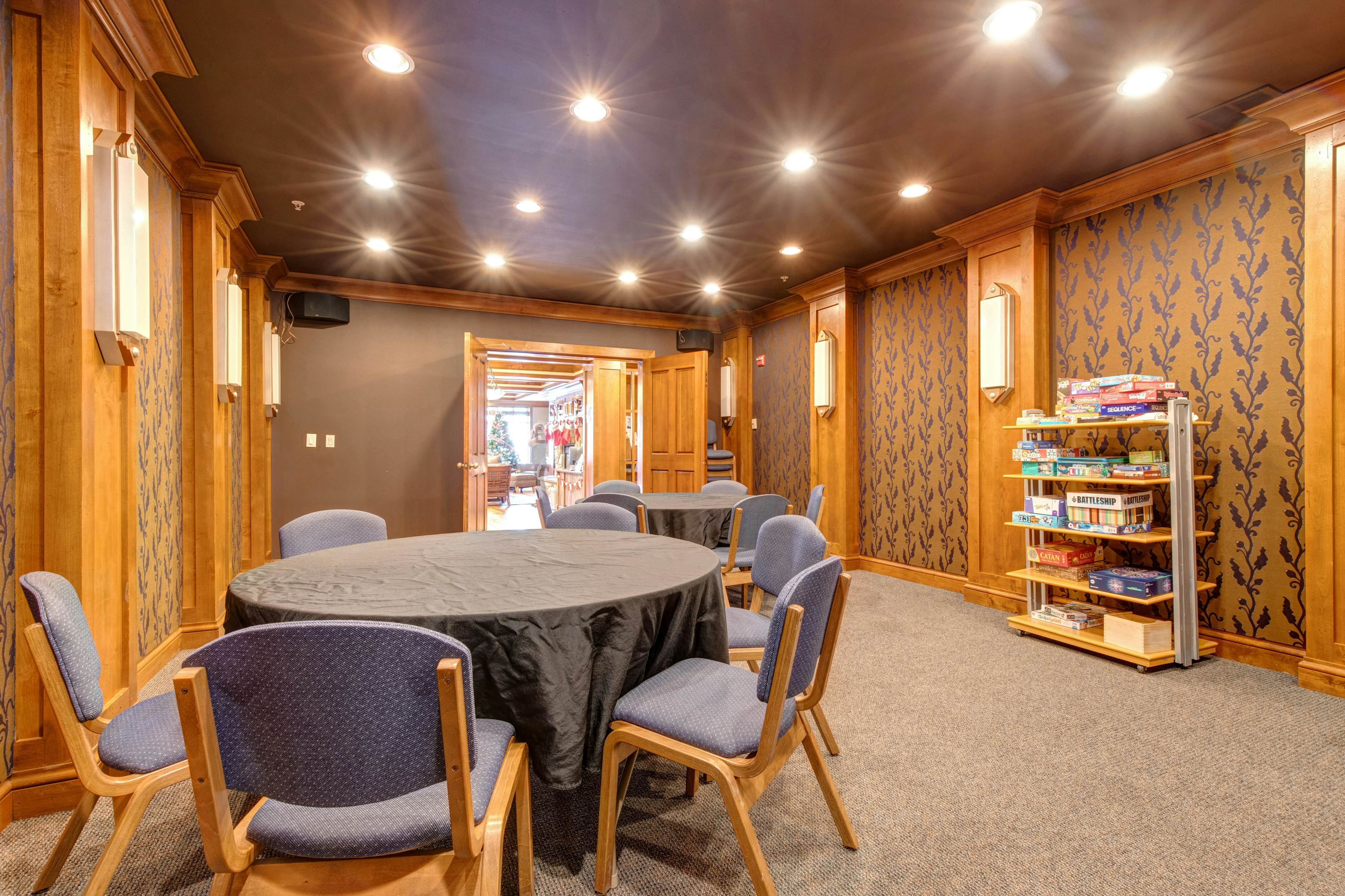 Powderhorn Lodge 210 - Blazing Star Suite