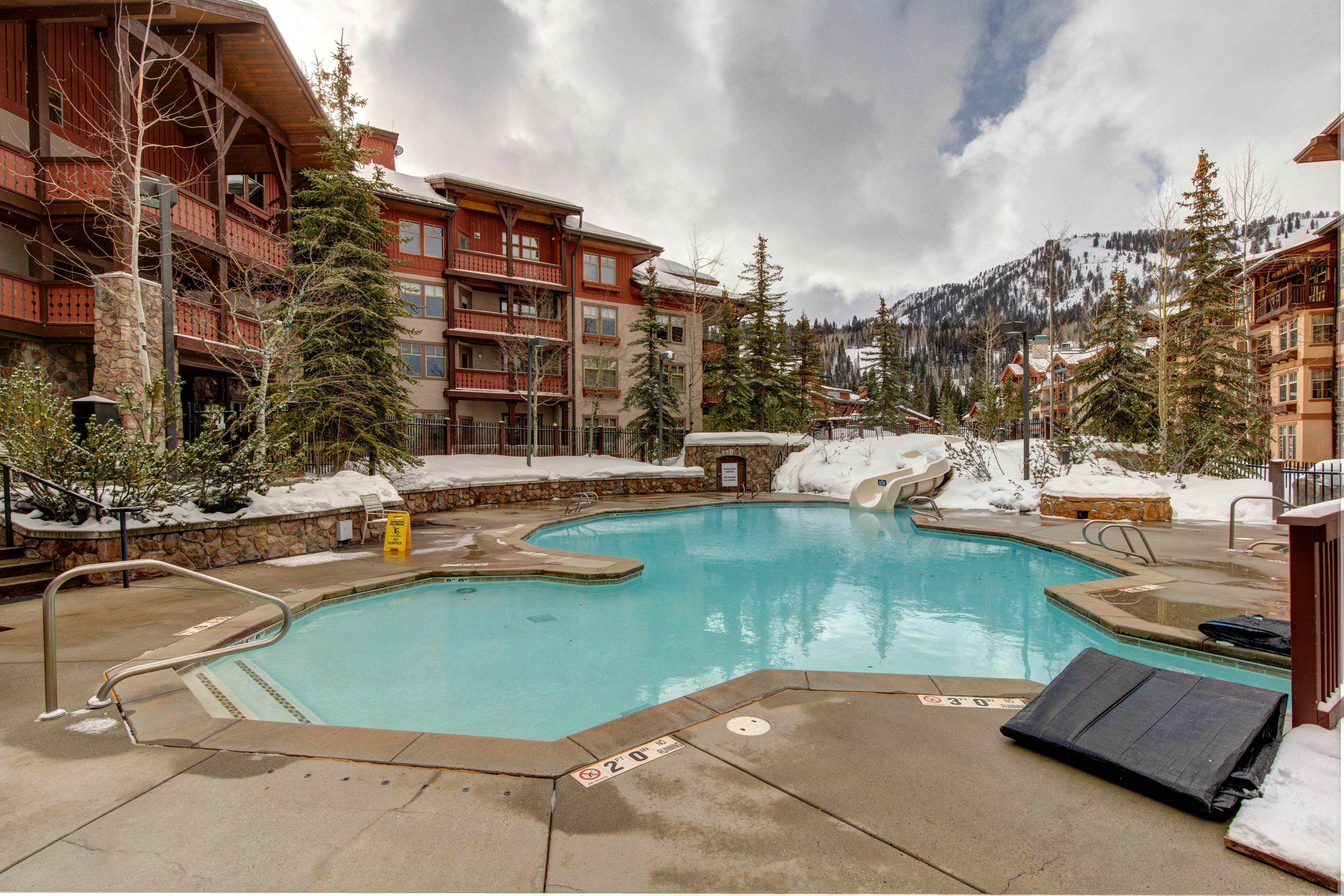 Powderhorn Lodge 210 - Blazing Star Suite