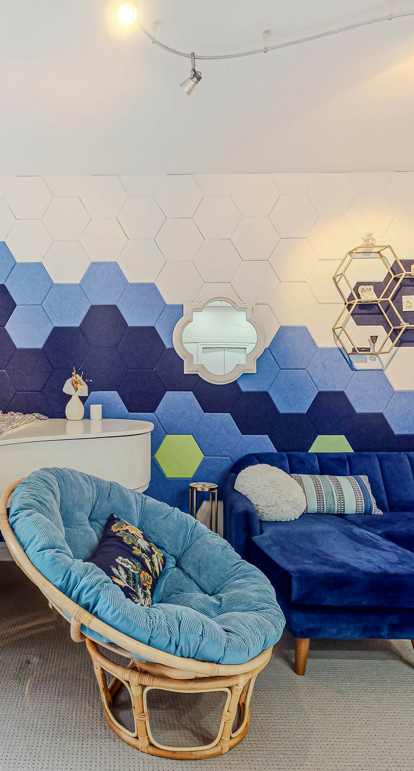 Playing Blues At Belltown Court