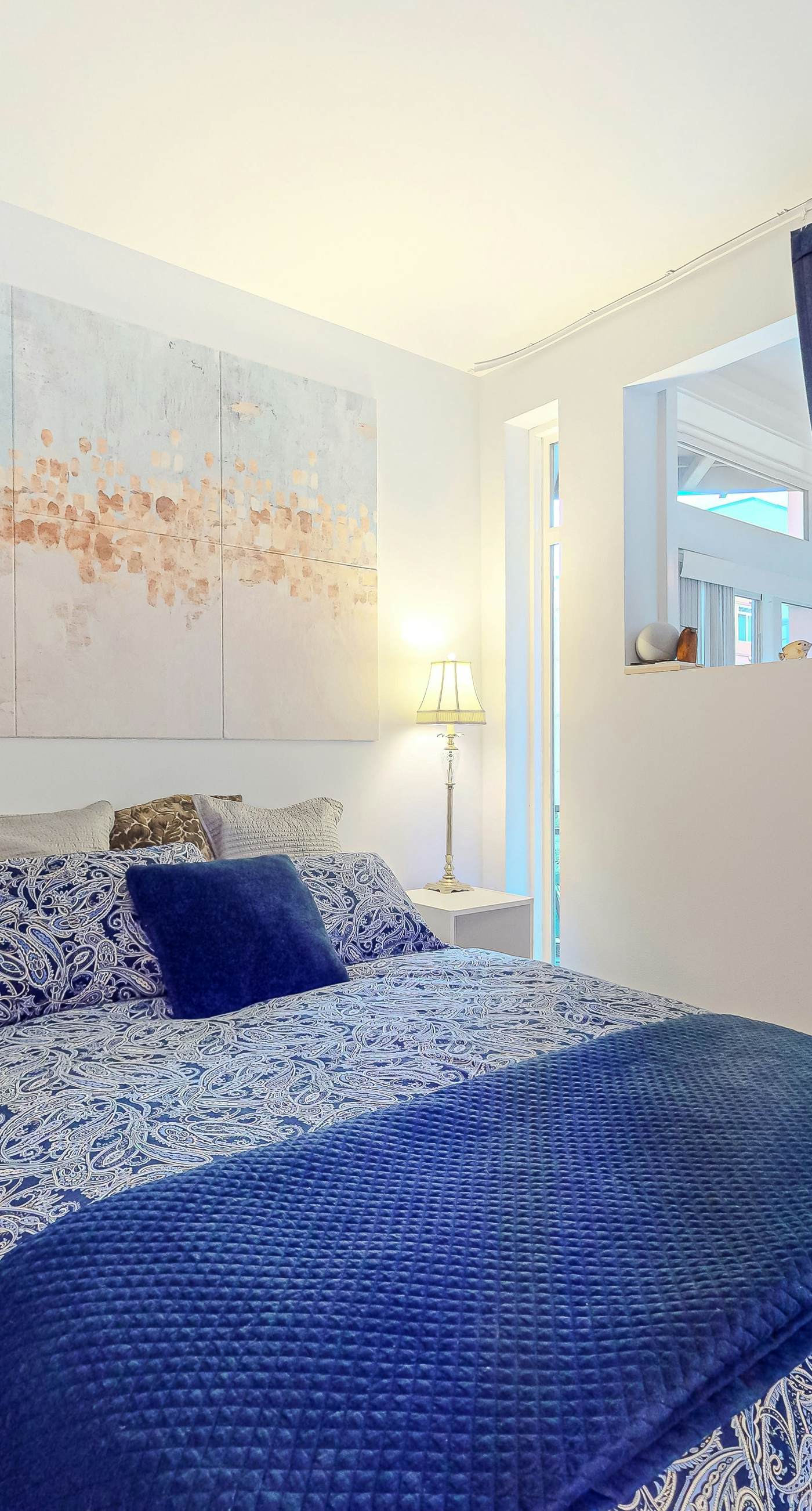 Playing Blues At Belltown Court