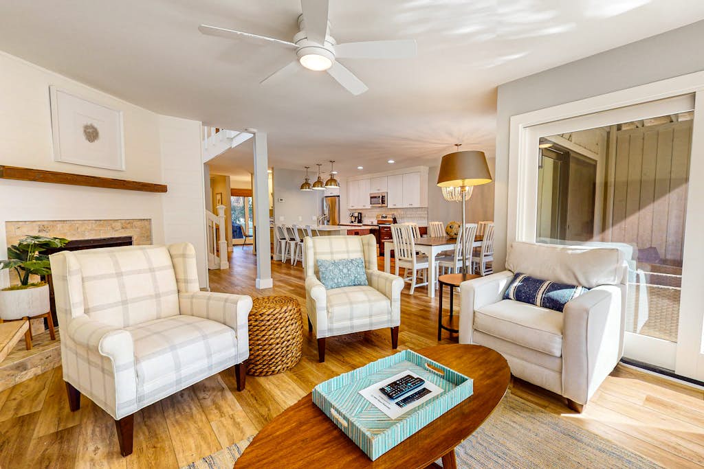 Sunny & peaceful resort condo with golf, pool, tennis courts, & balcony views — Hilton Head, SC — vacation rental