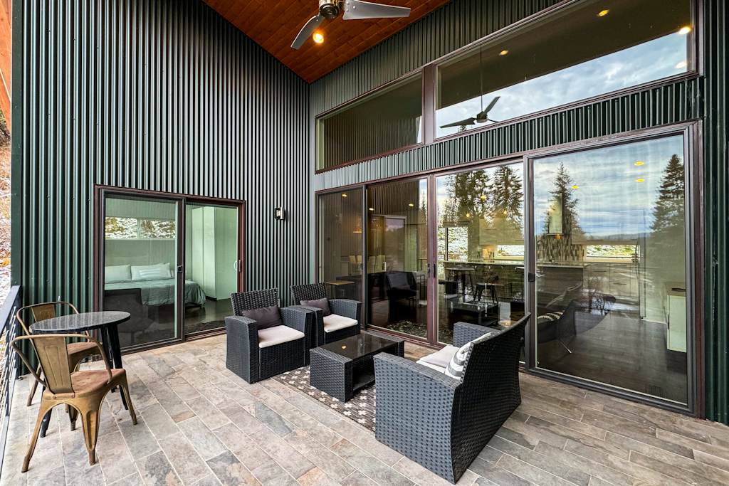 Unwind at Spokane River Retreat 6
