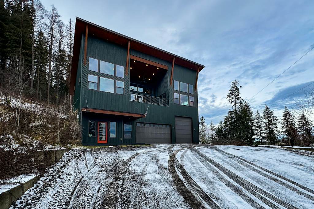 Unwind at Spokane River Retreat 2