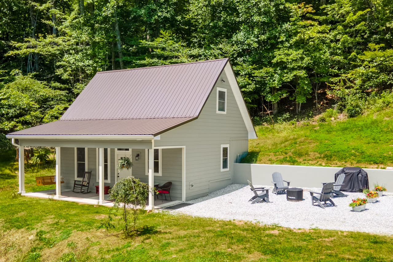 Springside Cottage 1 BD Franklin, NC Vacation Rental Vacasa