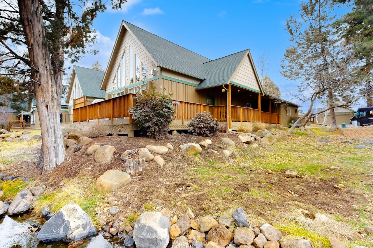 Hawks Chalet 3 BD Klamath Falls, OR Vacation Rental Vacasa
