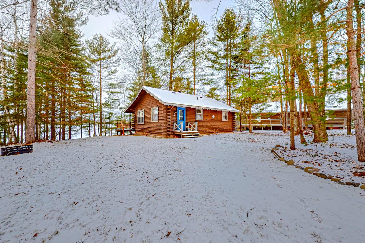 Paddle Inn on Buckskin Lake 2 BD Minocqua, WI Vacation Rental Vacasa