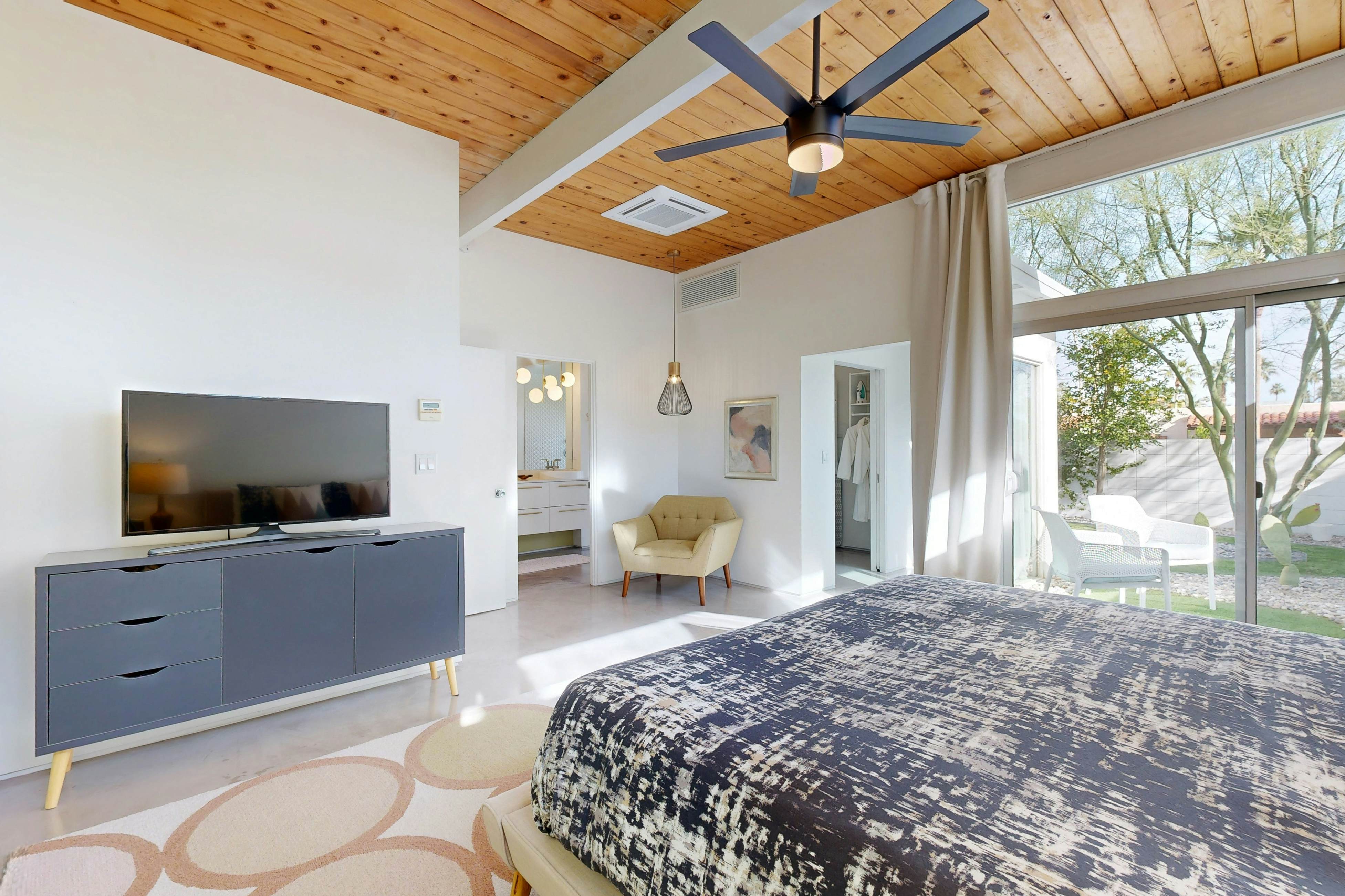 Palm Springs Regal Contemporary - 4106