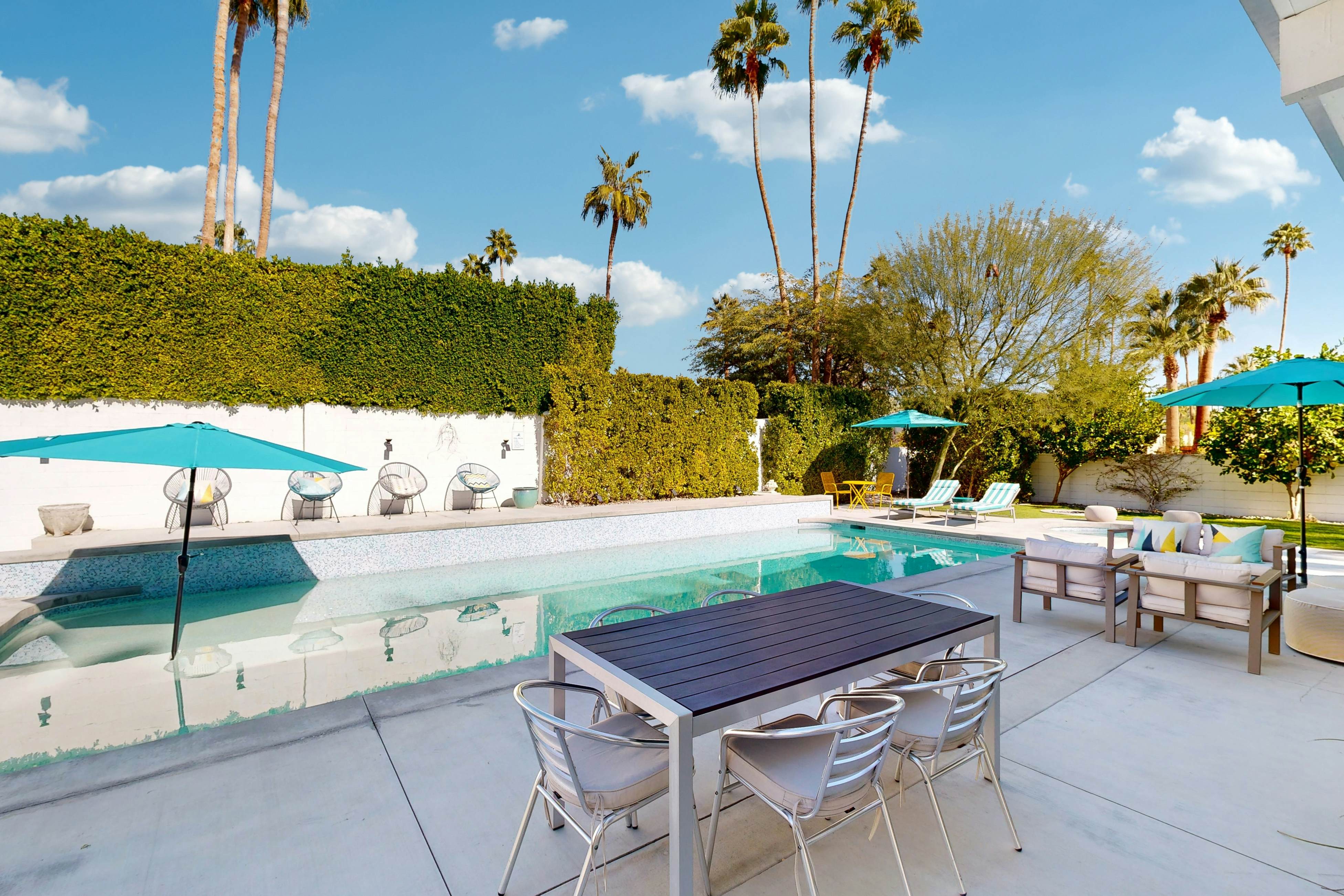 Palm Springs Regal Contemporary - 4106