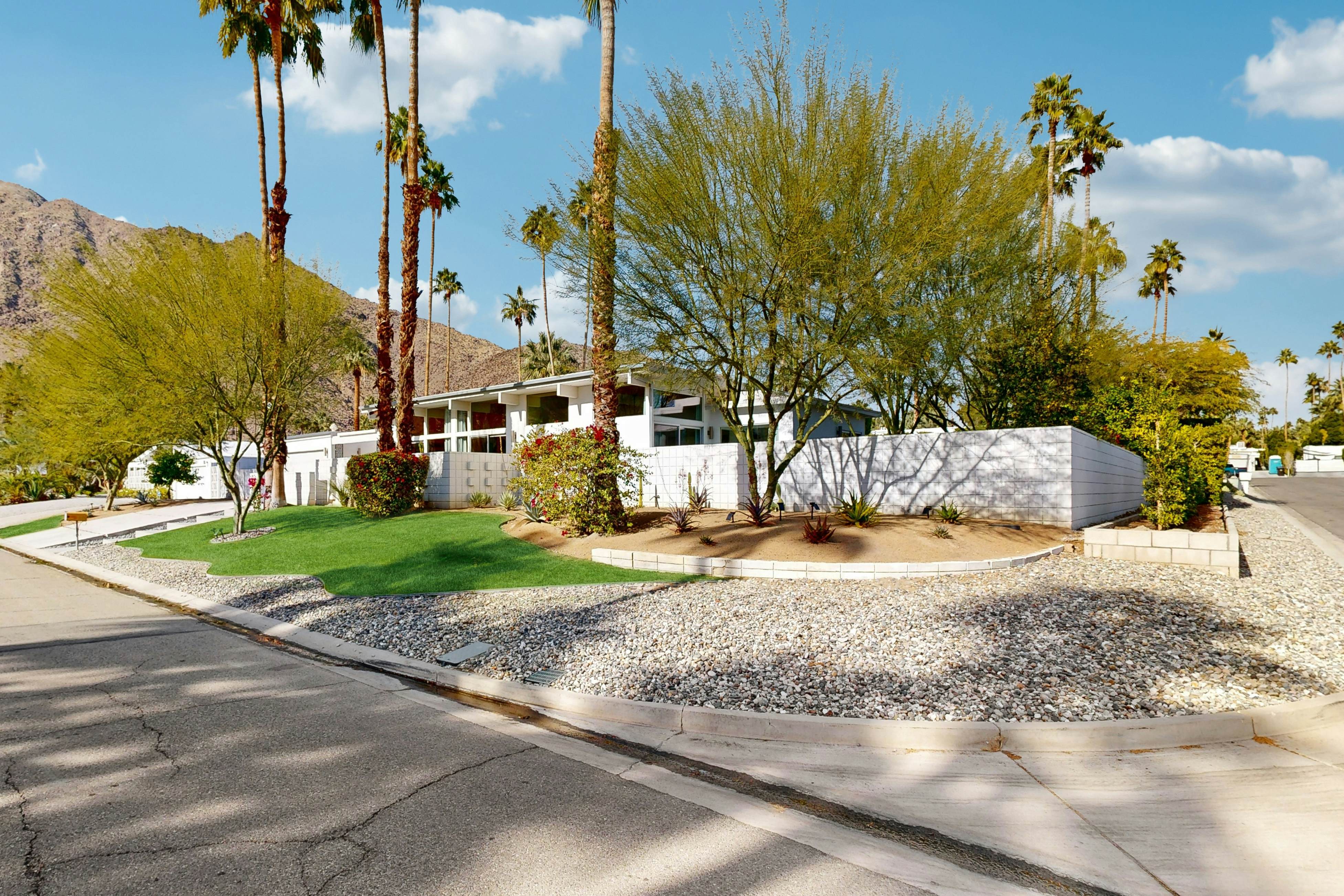 Palm Springs Regal Contemporary - 4106