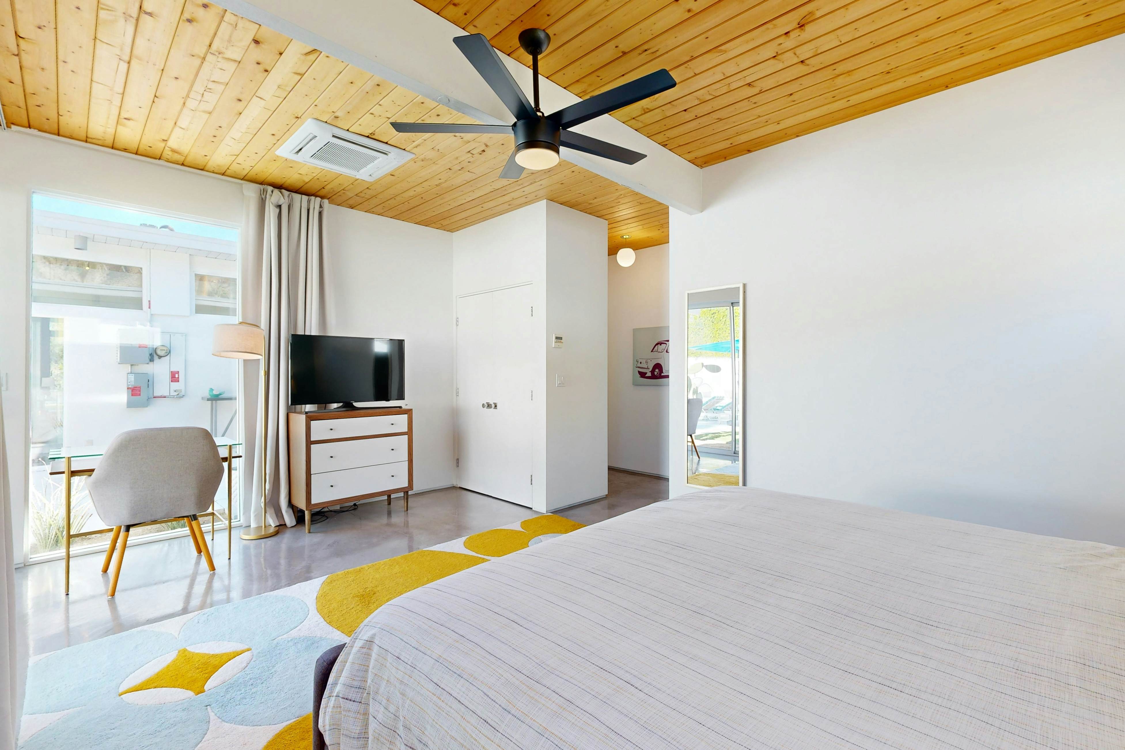 Palm Springs Regal Contemporary - 4106