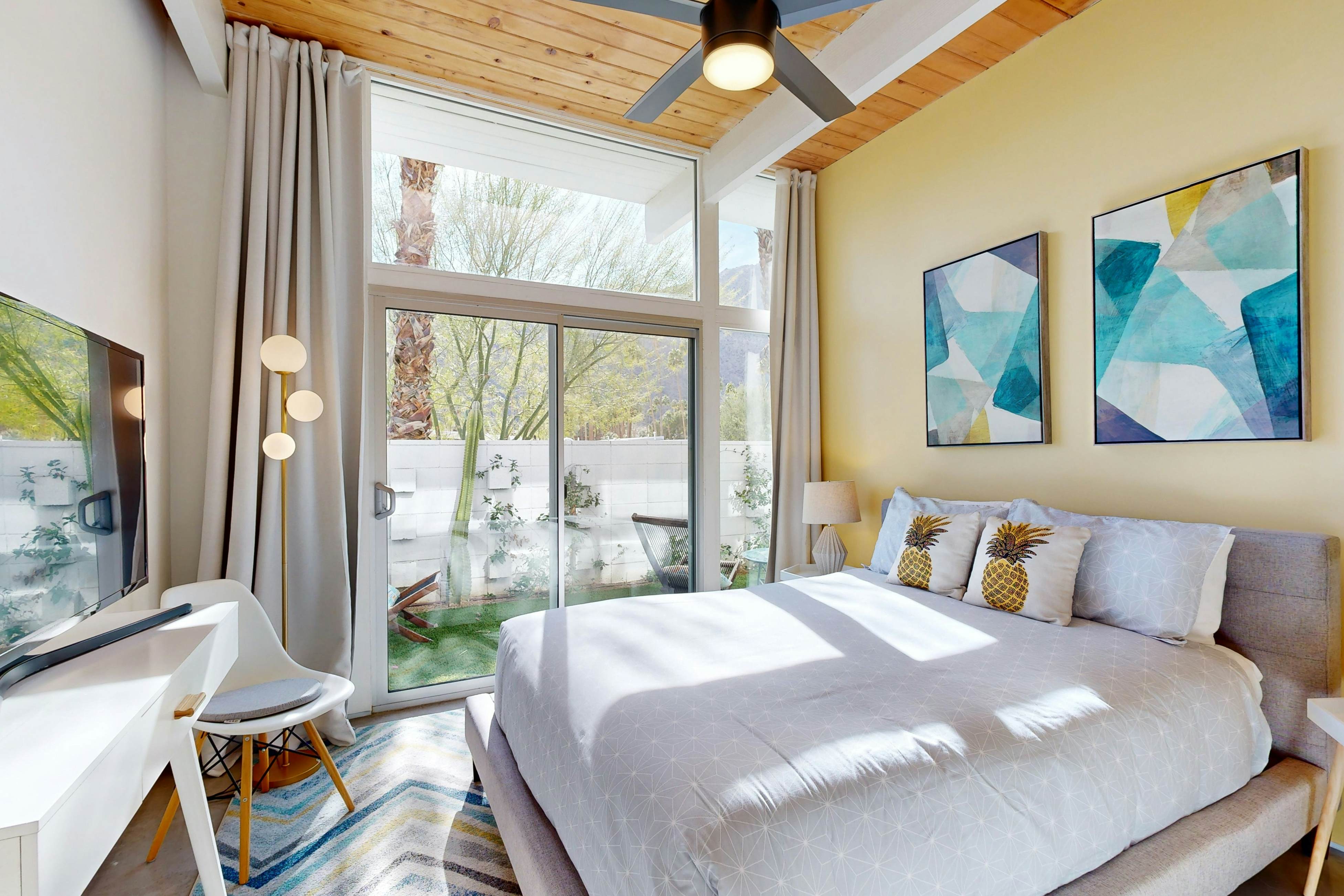 Palm Springs Regal Contemporary - 4106