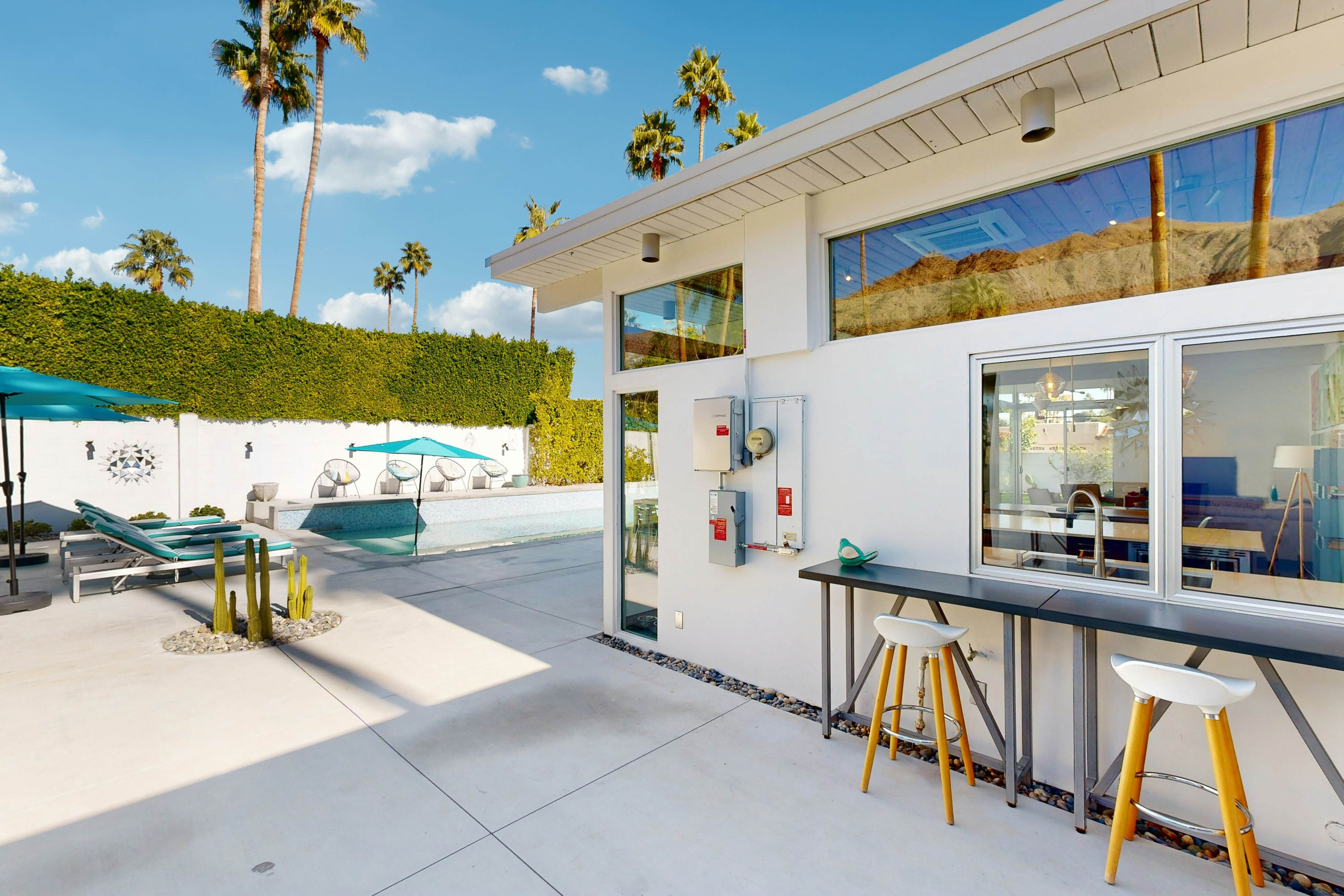 Palm Springs Regal Contemporary - 4106