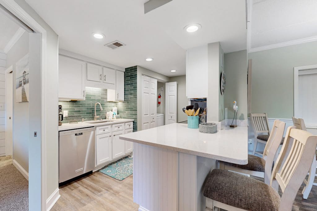 Inviting villa with pool, tennis, & balcony - close beach access — Hilton Head, SC — vacation rental