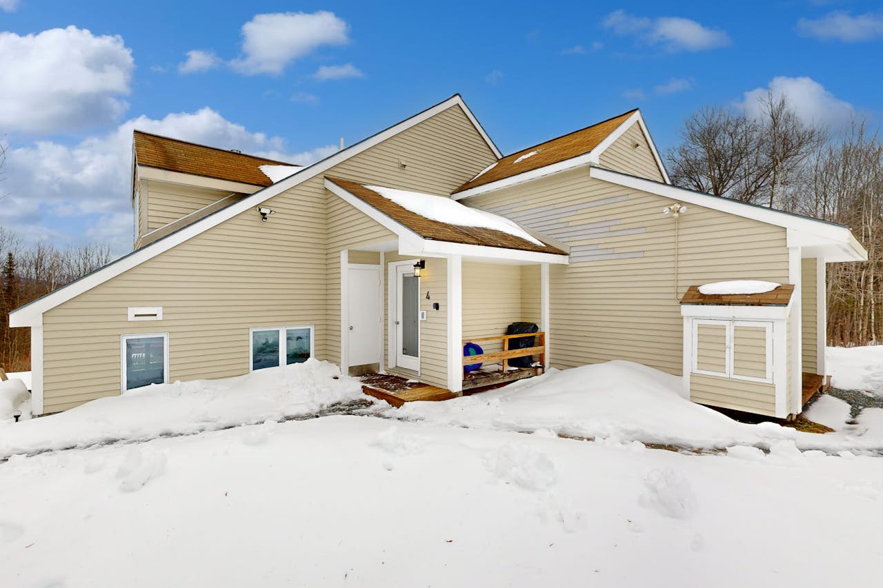 Hibernation Station 2 BD Thornton, NH Vacation Rental Vacasa
