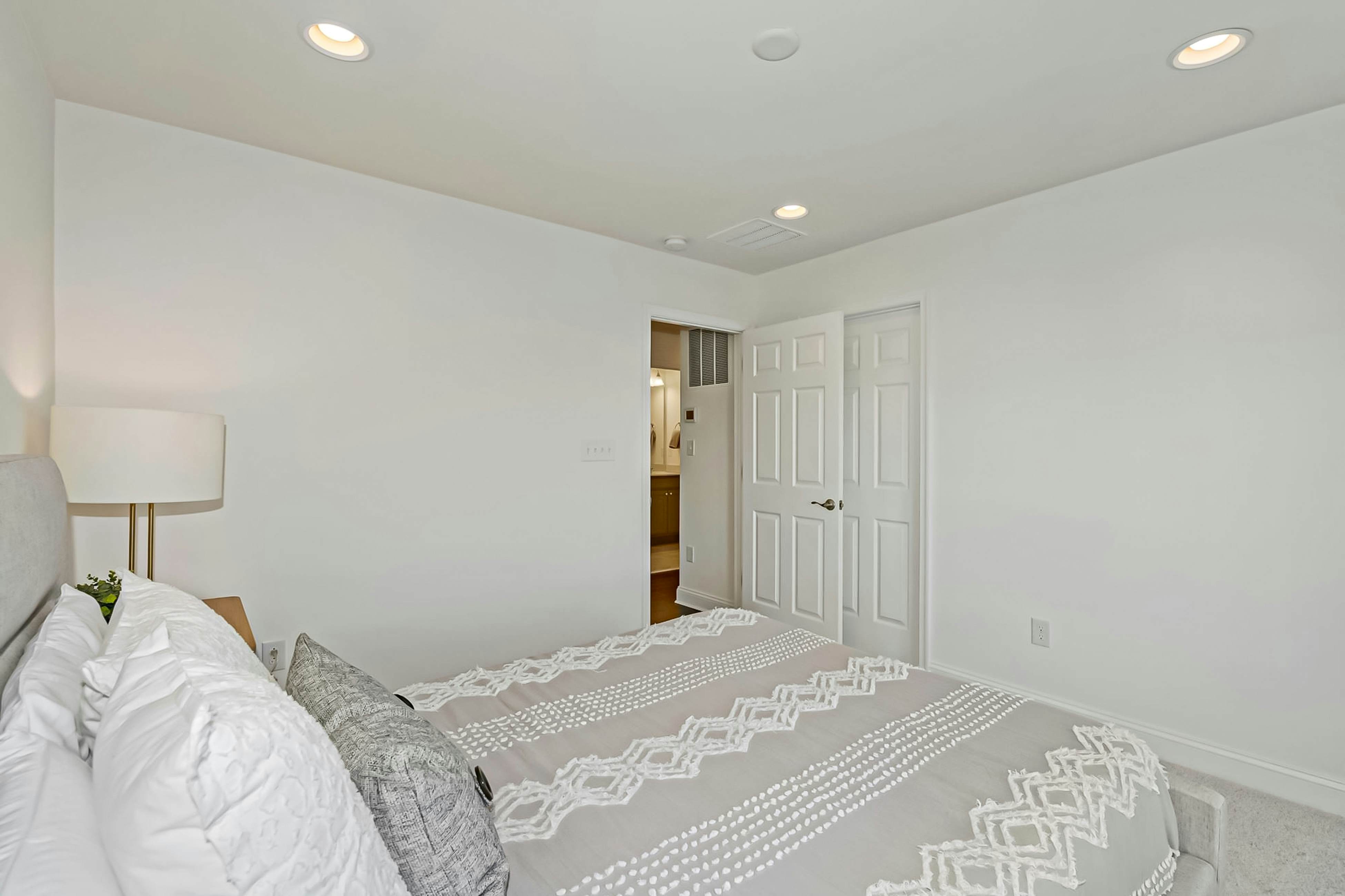 The Peninsula - 24647 Navigators Walk