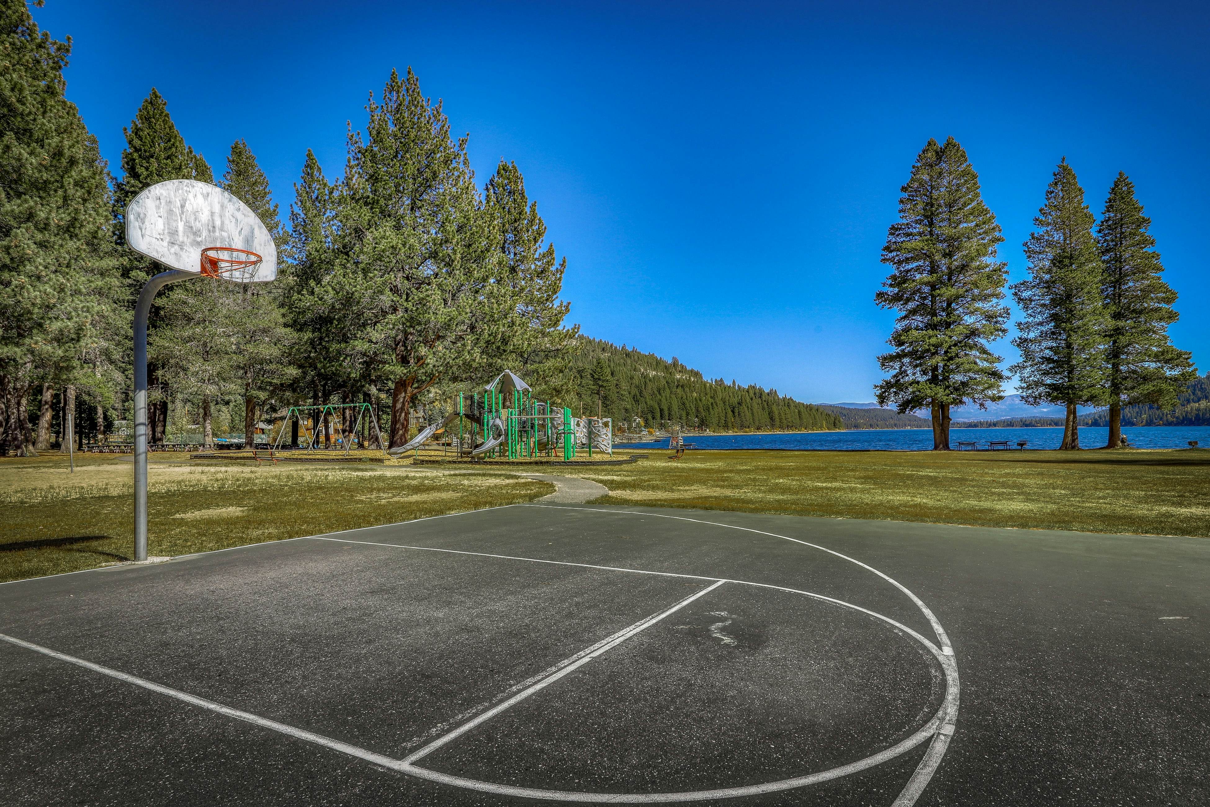 Donner Lakefront Retreat