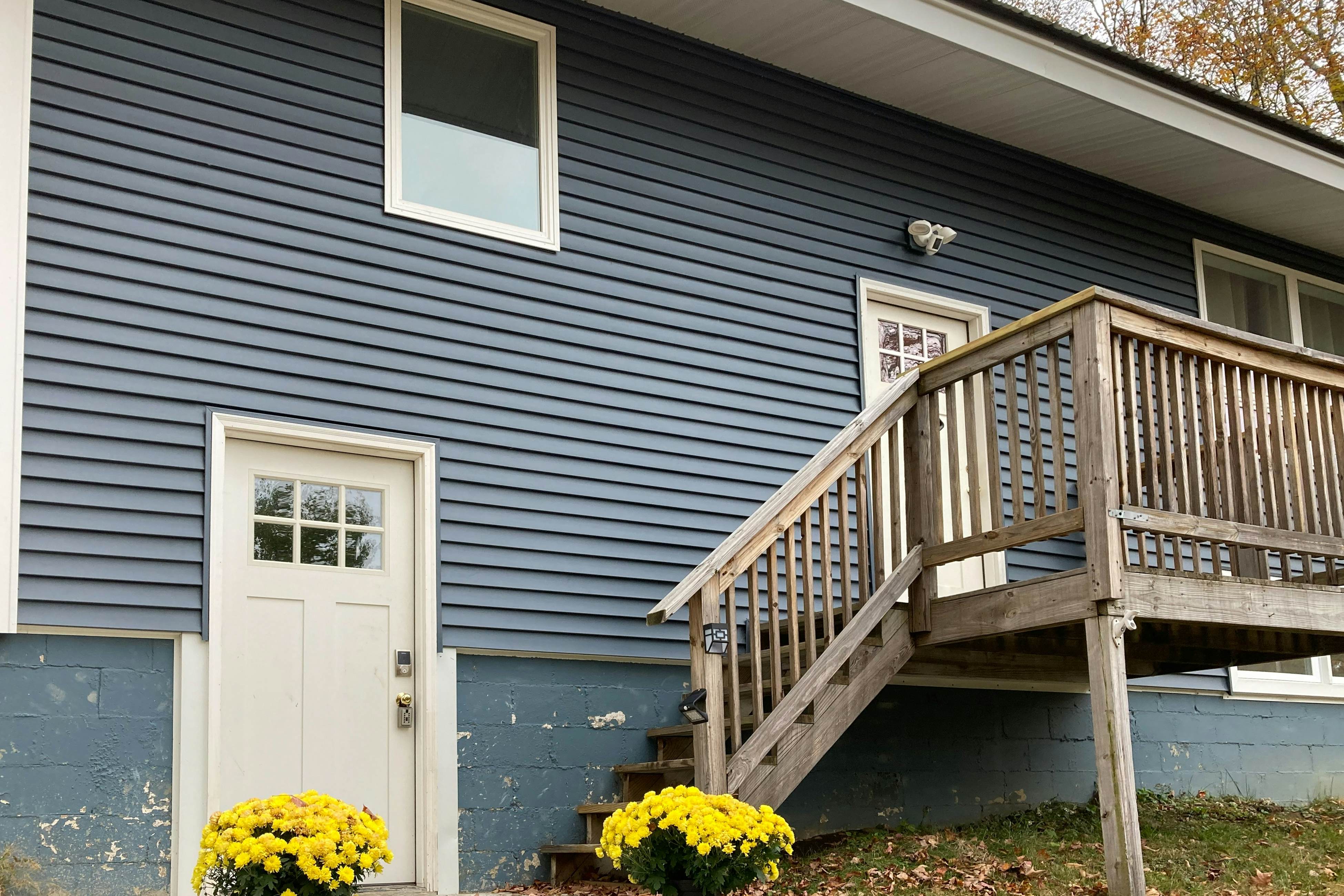 Trailhead Resting Spot