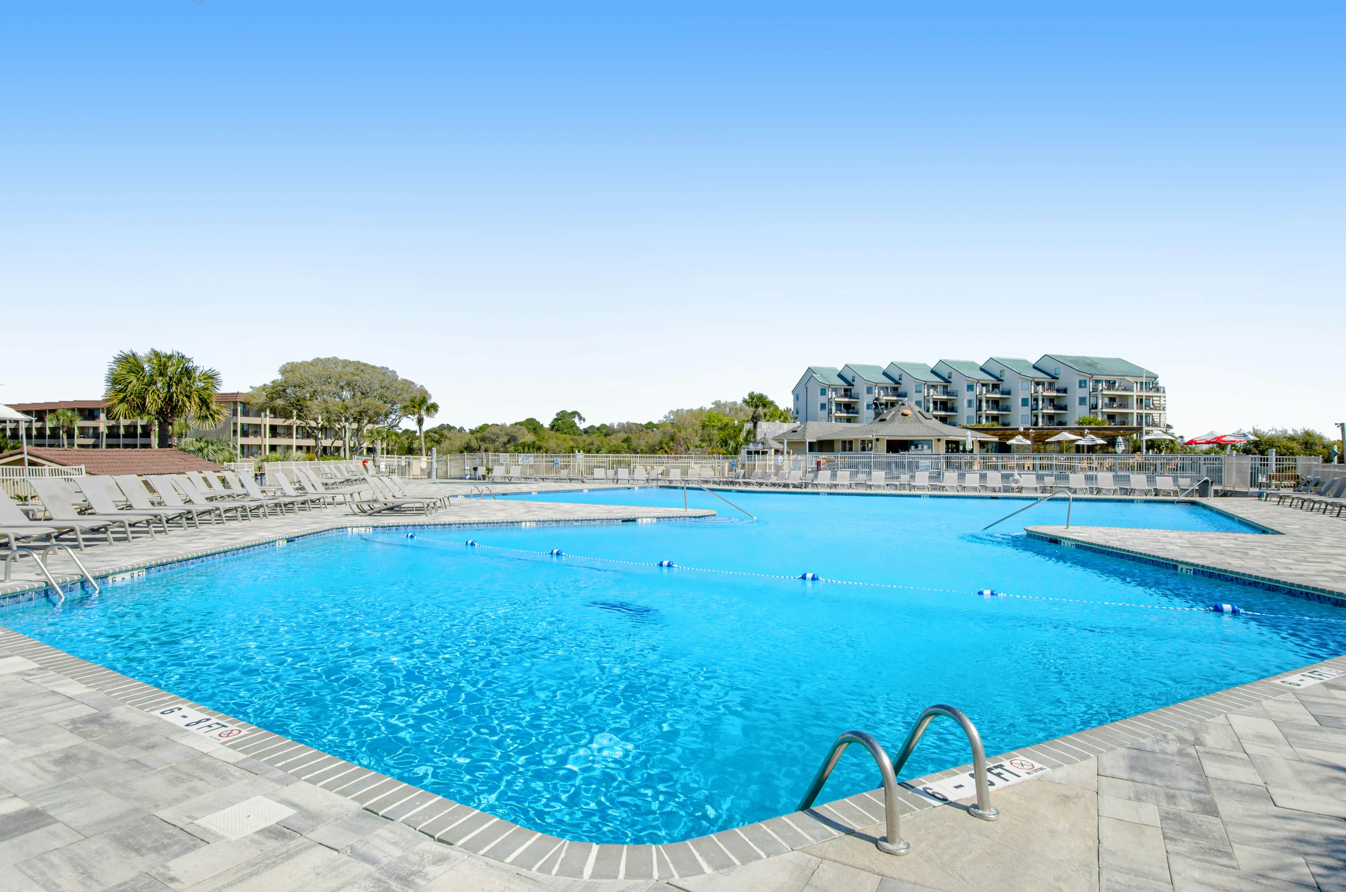 HH Beach & Tennis C12