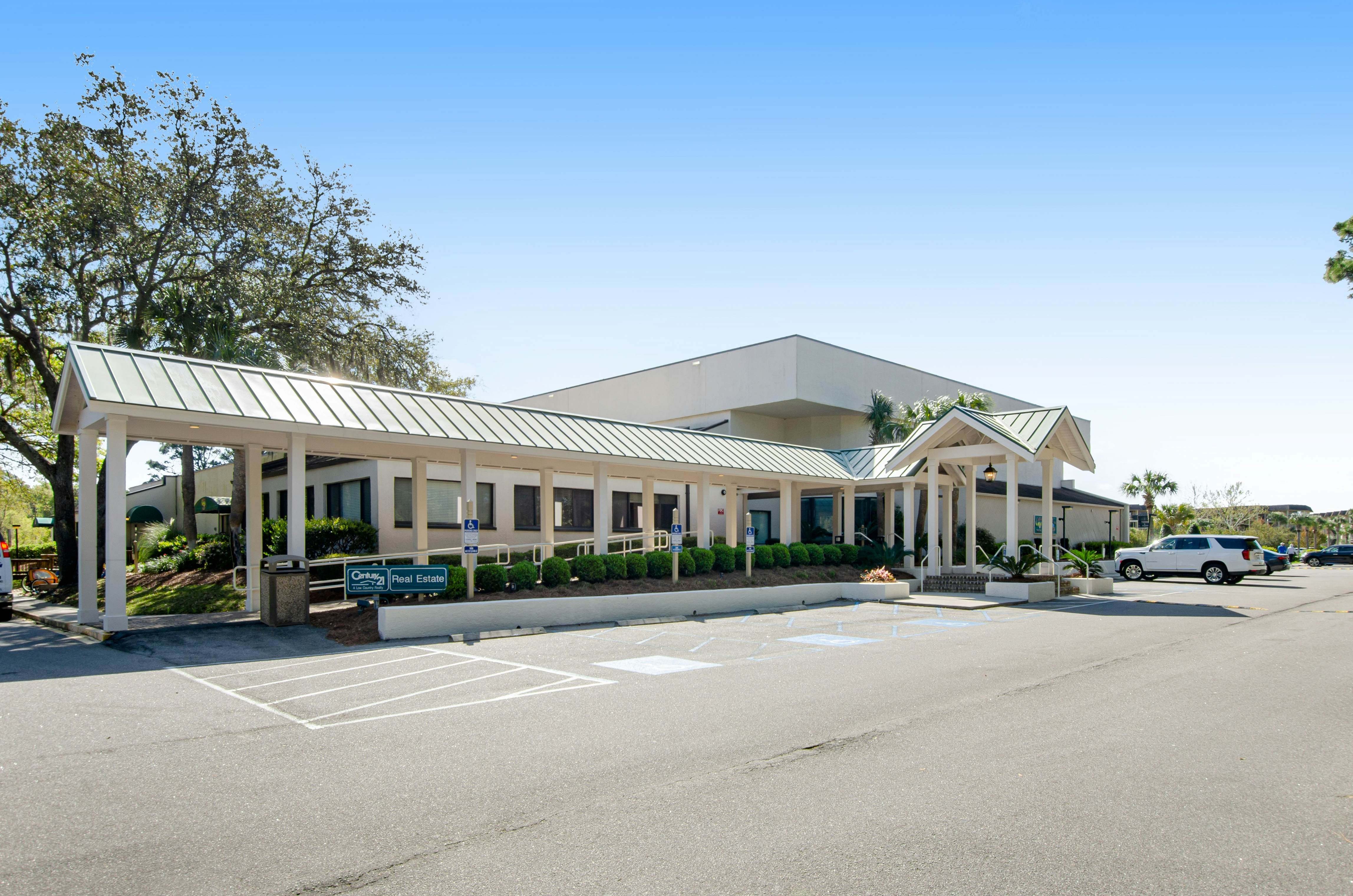 HH Beach & Tennis C12