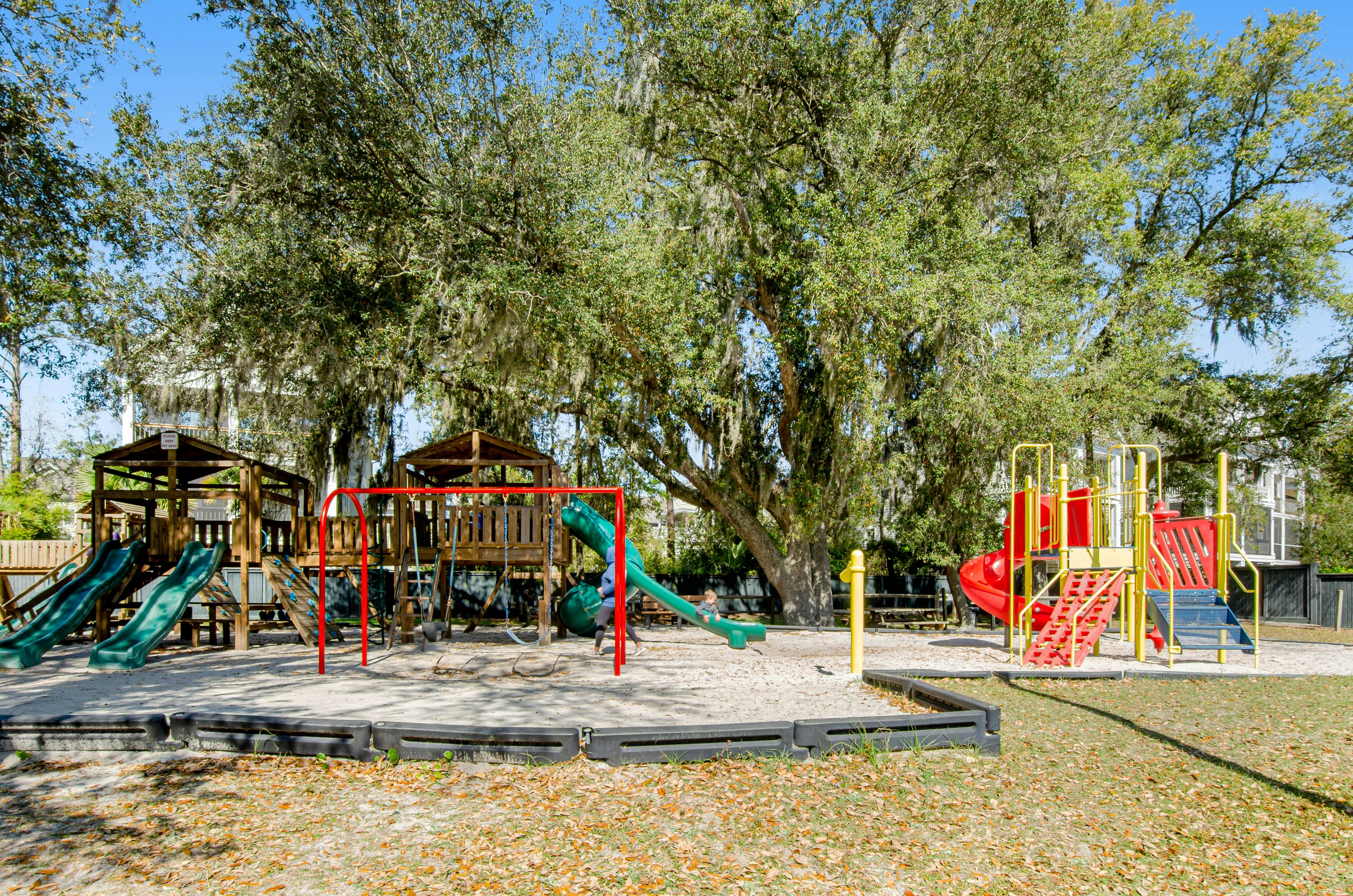 HH Beach & Tennis C12