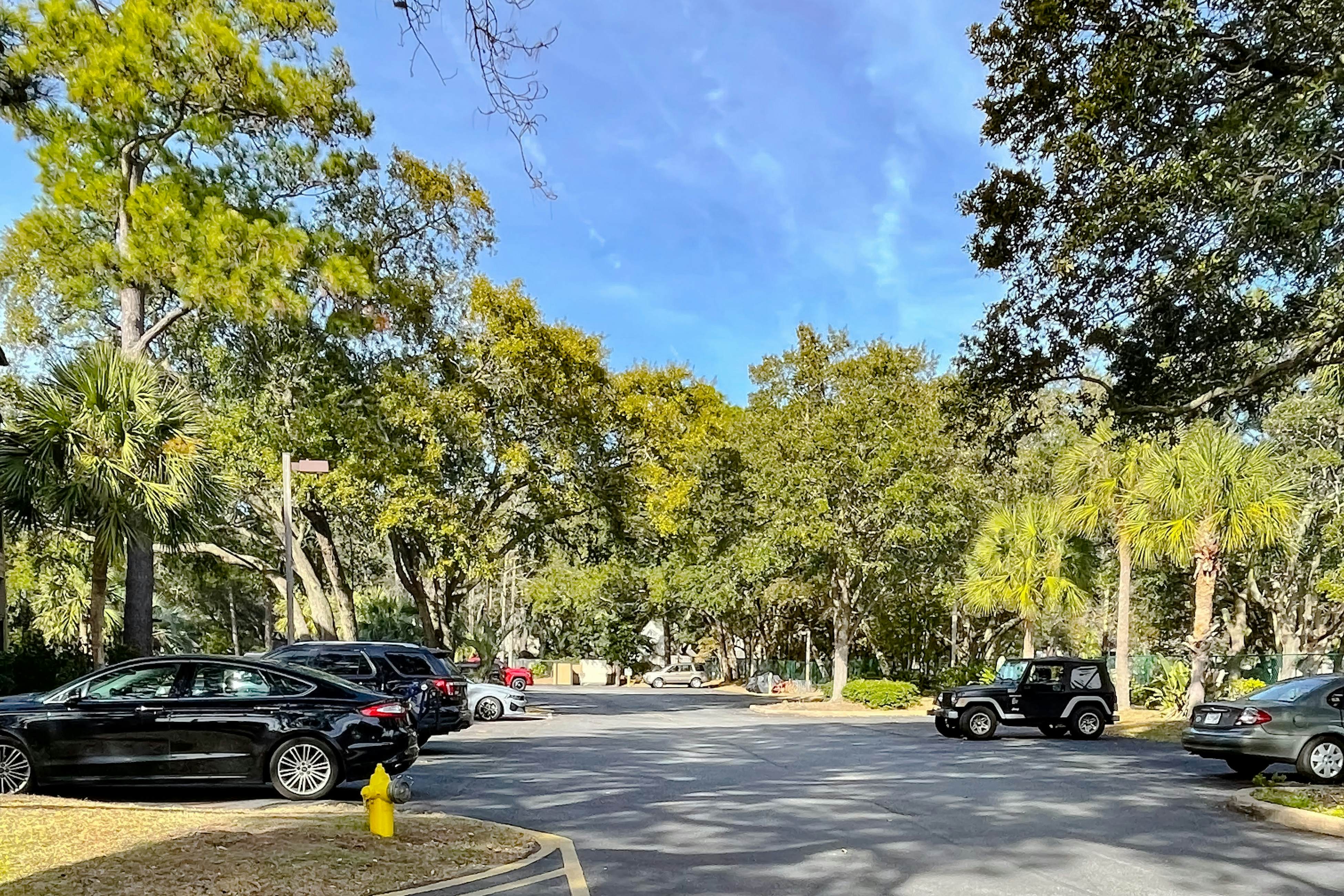 HH Beach & Tennis C12