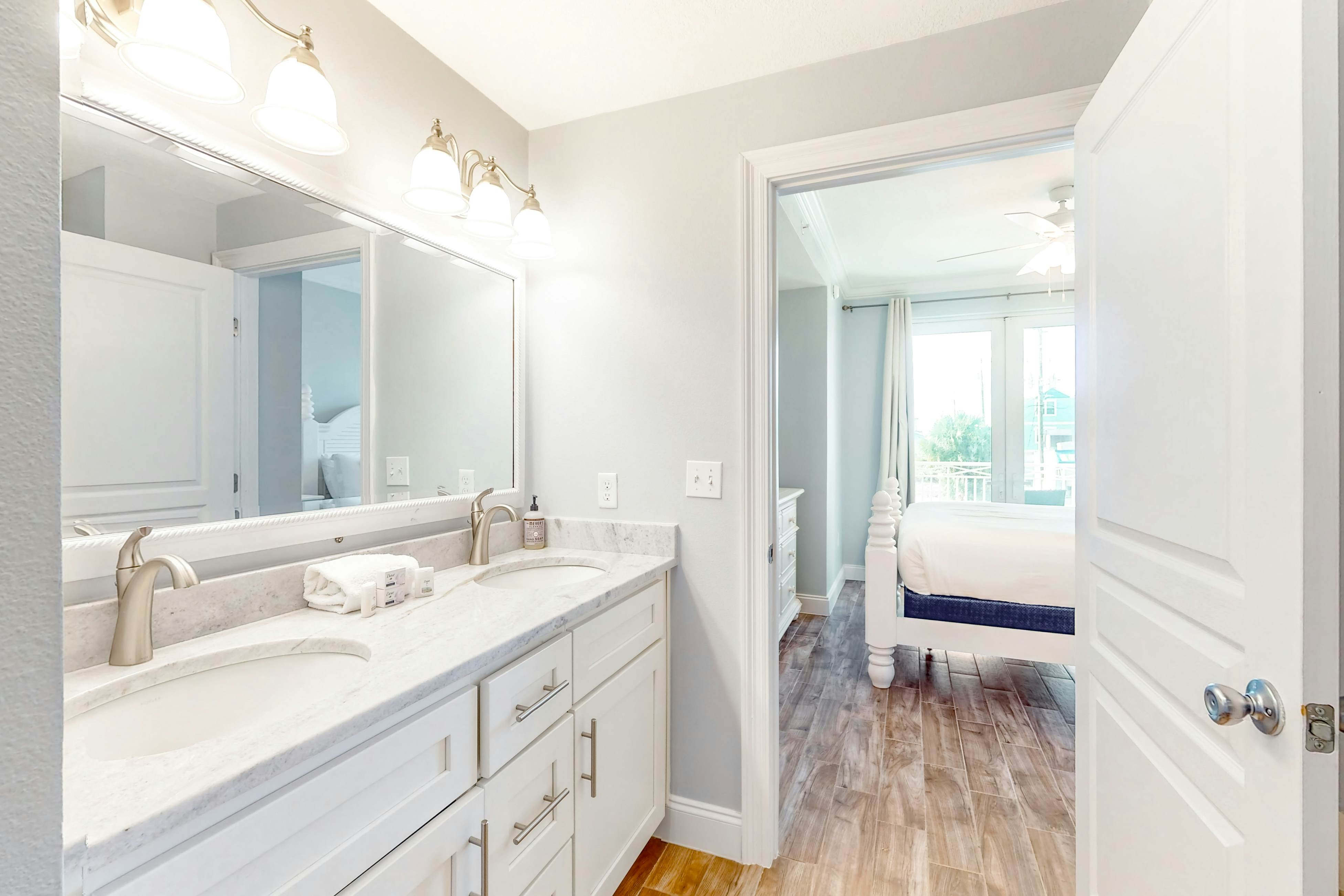 Tranquil Harbour 102