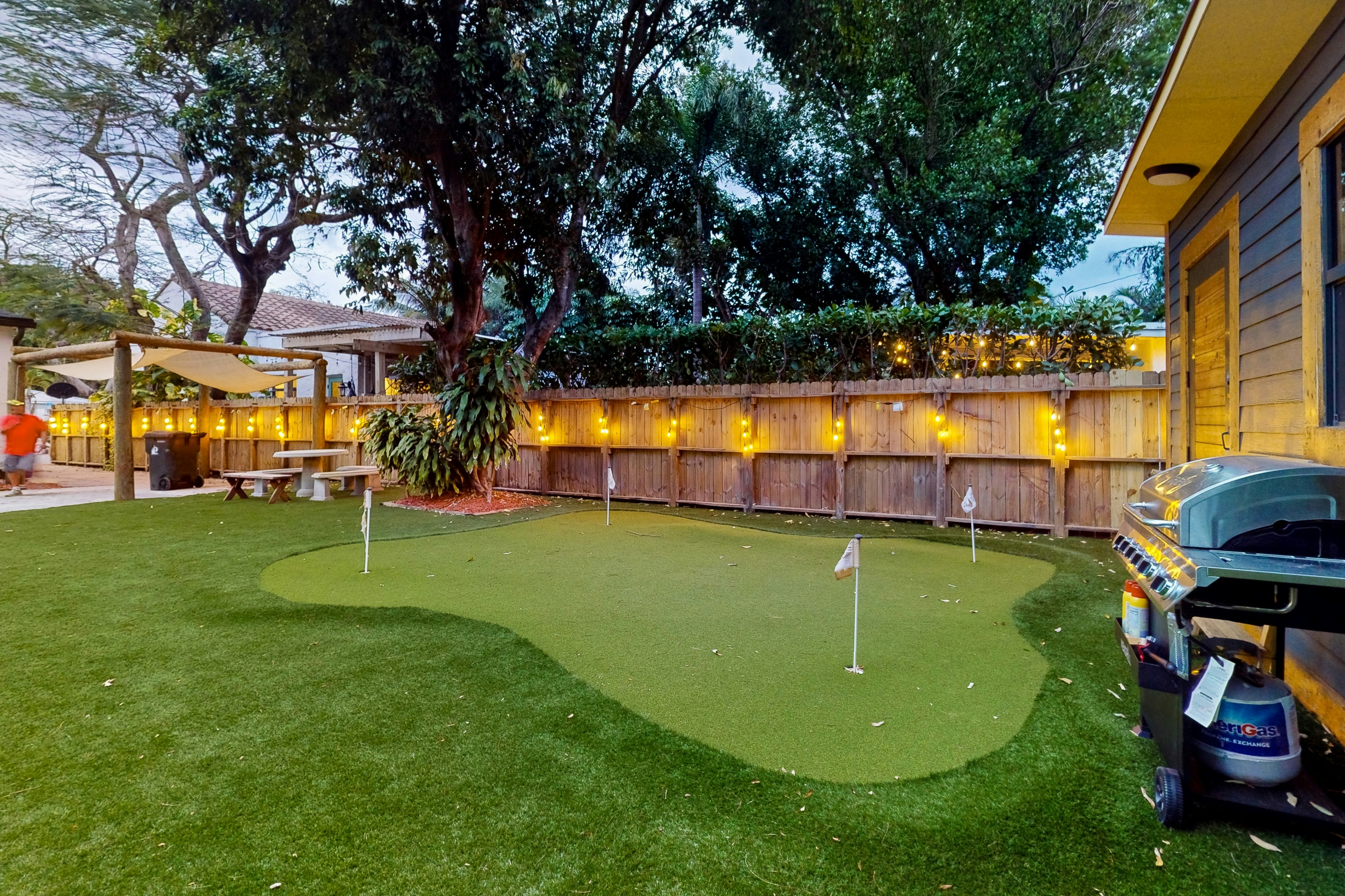 Entertainer's Paradise