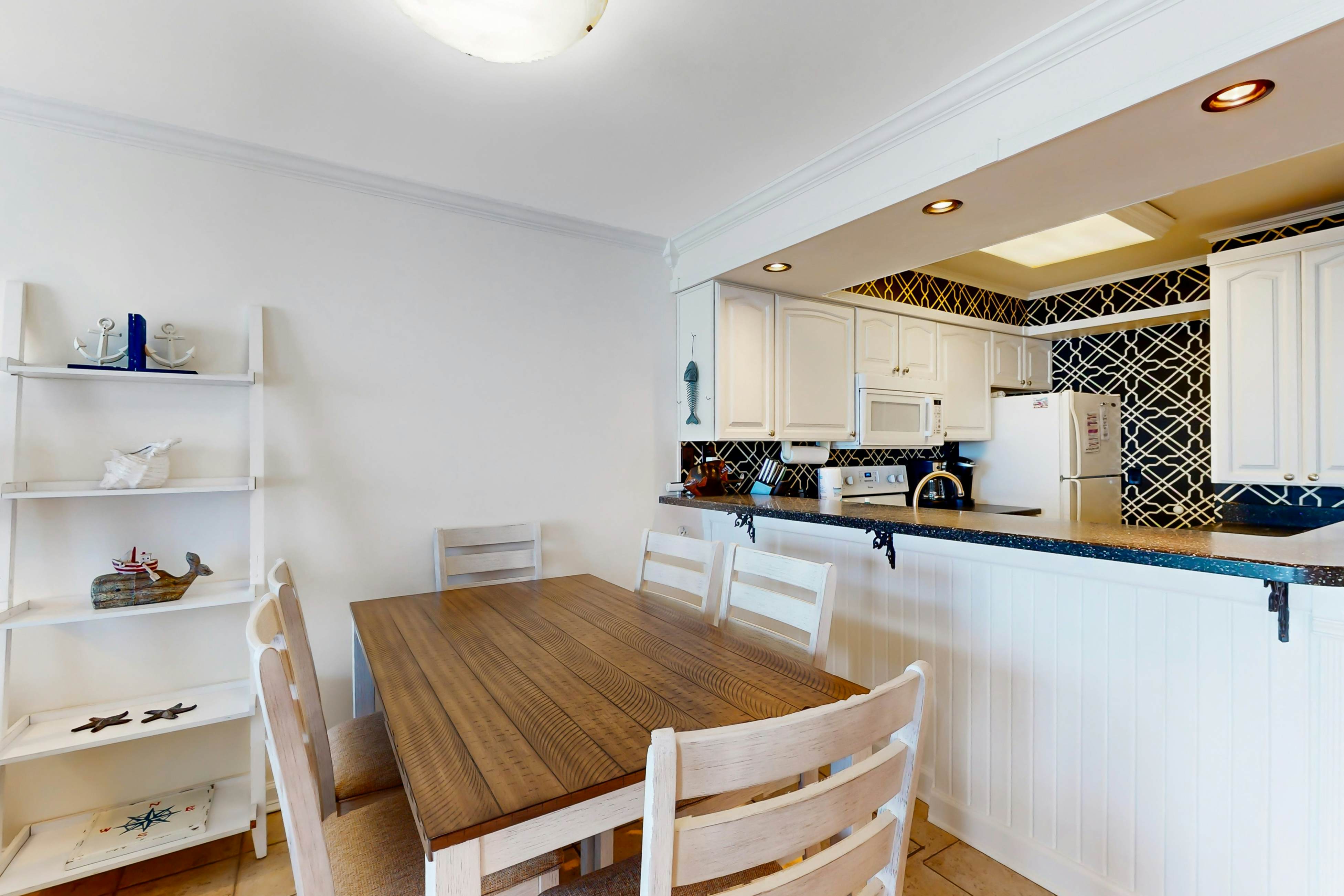 Sands Beach Club 524 The Chill Pill 