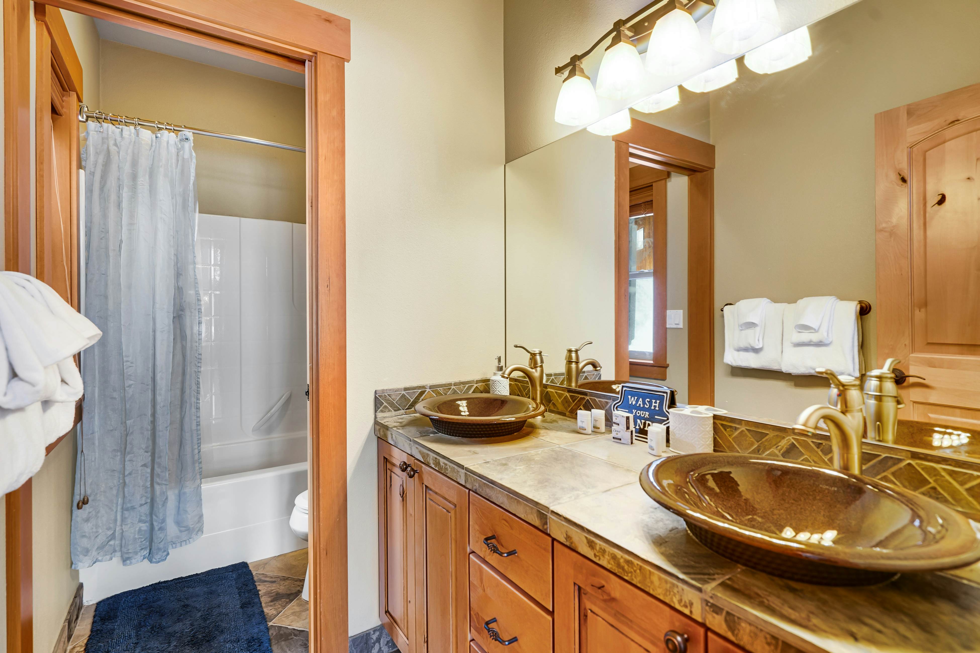 Cascadia Clouds Chalet