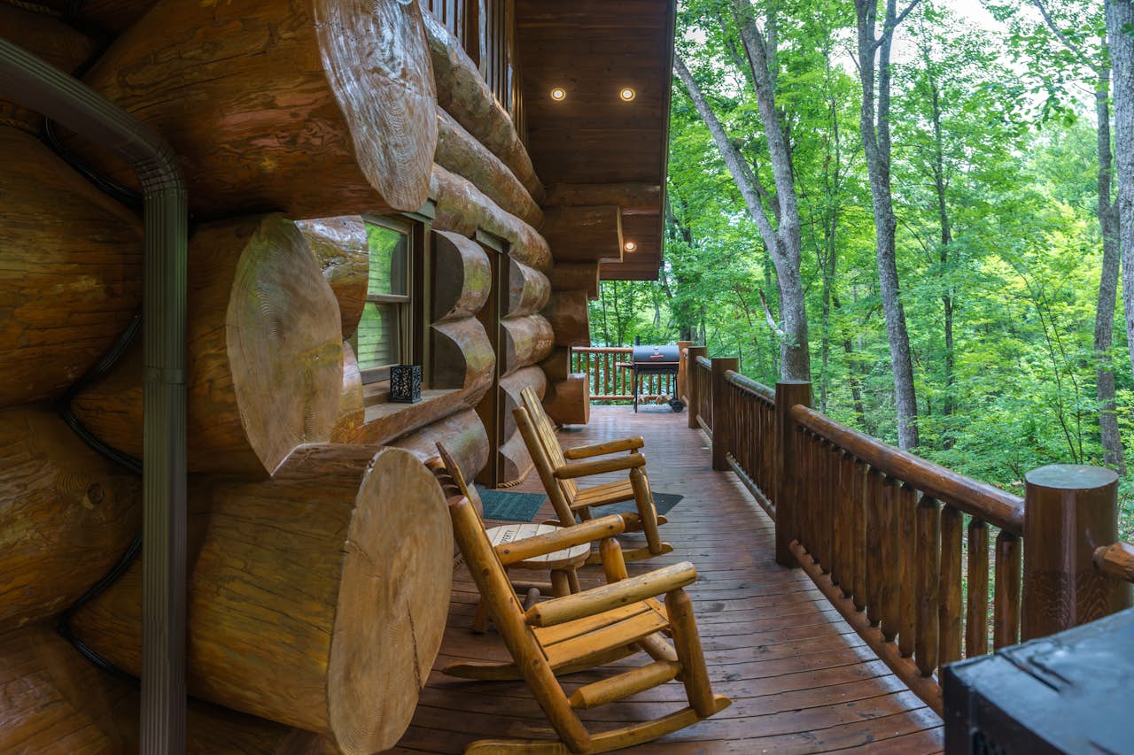 Chief Big Log Cabin 2 BD Vacation Rental in Sevierville, TN Vacasa