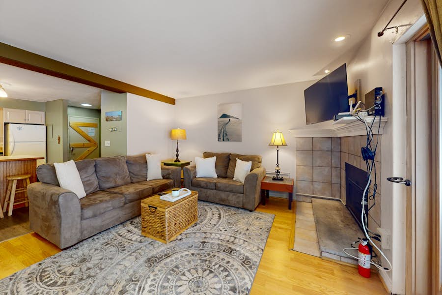 Gateway A2 2 BD Mendon, VT Vacation Rental Vacasa