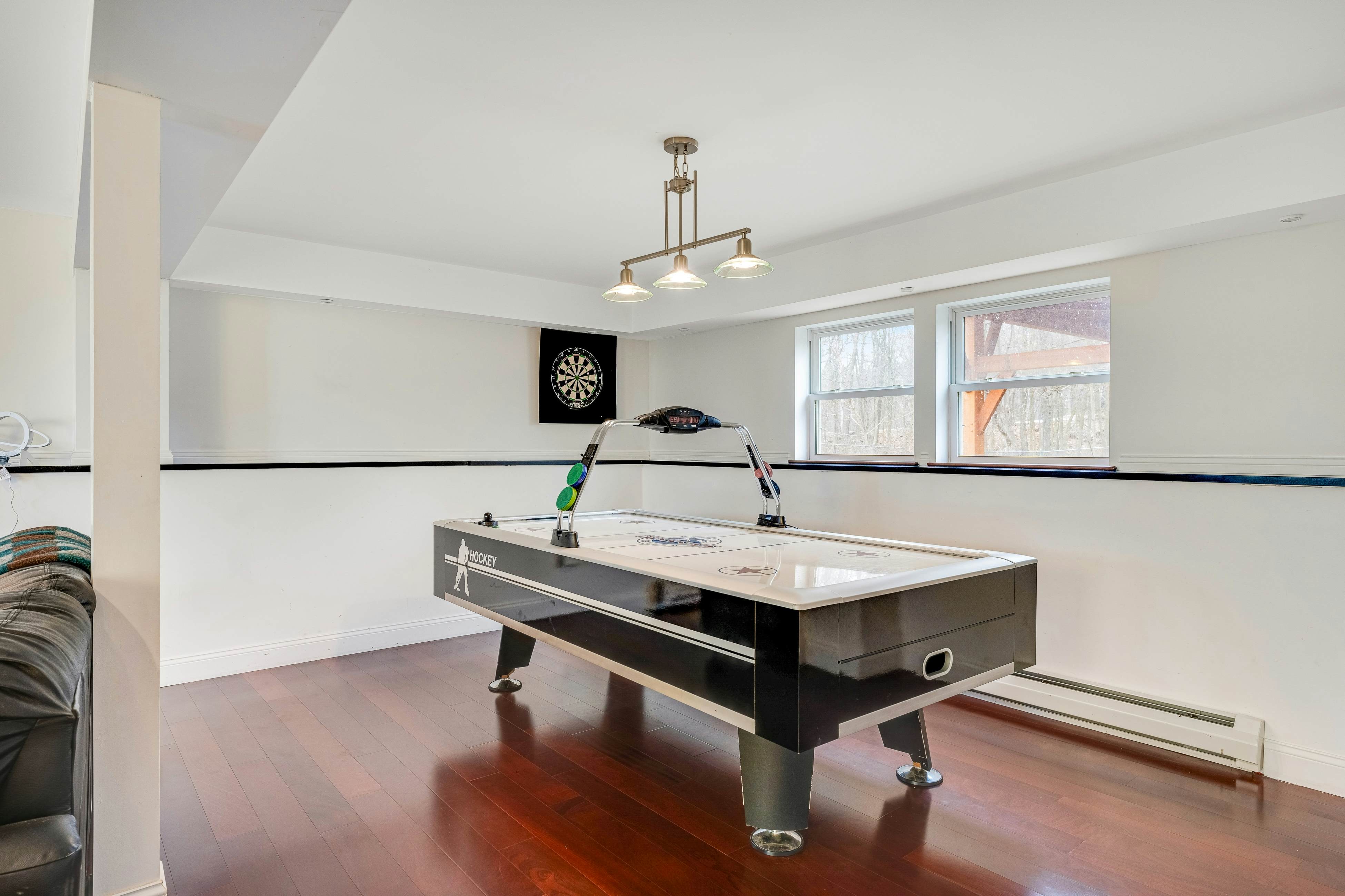 The Artist's Lakeside Hideaway