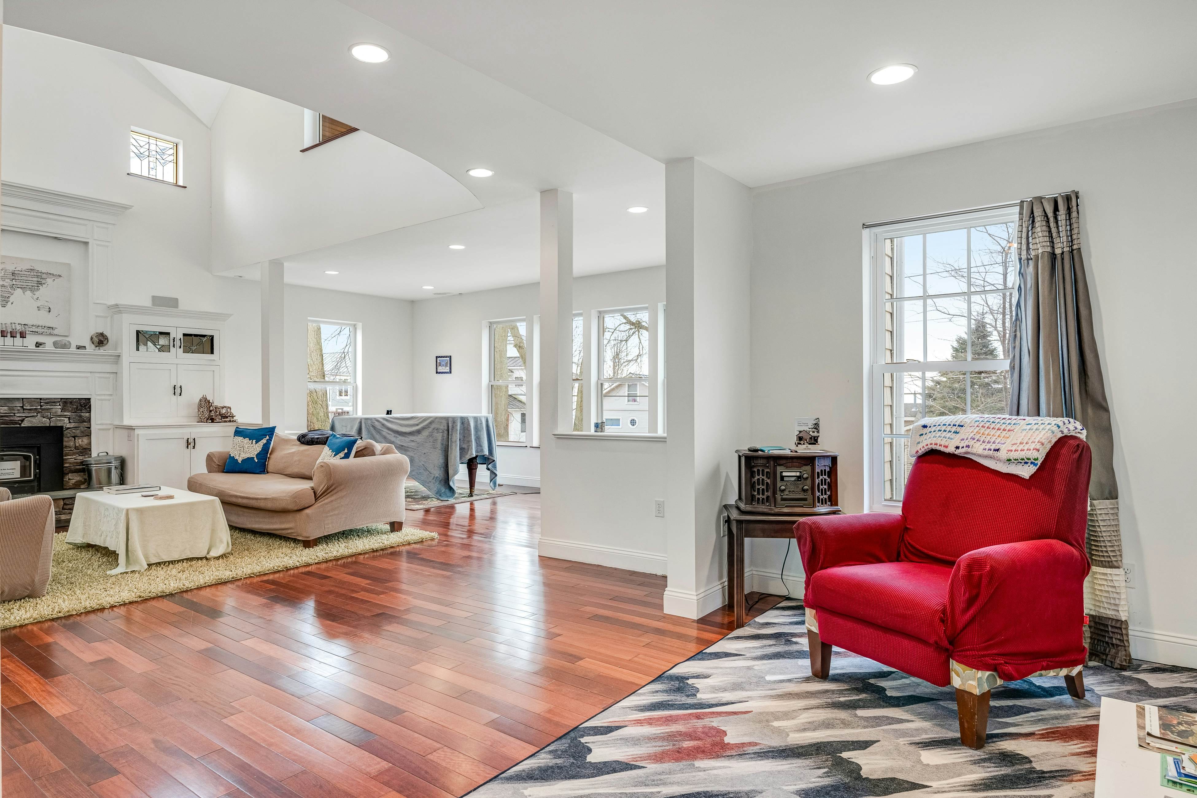 The Artist's Lakeside Hideaway