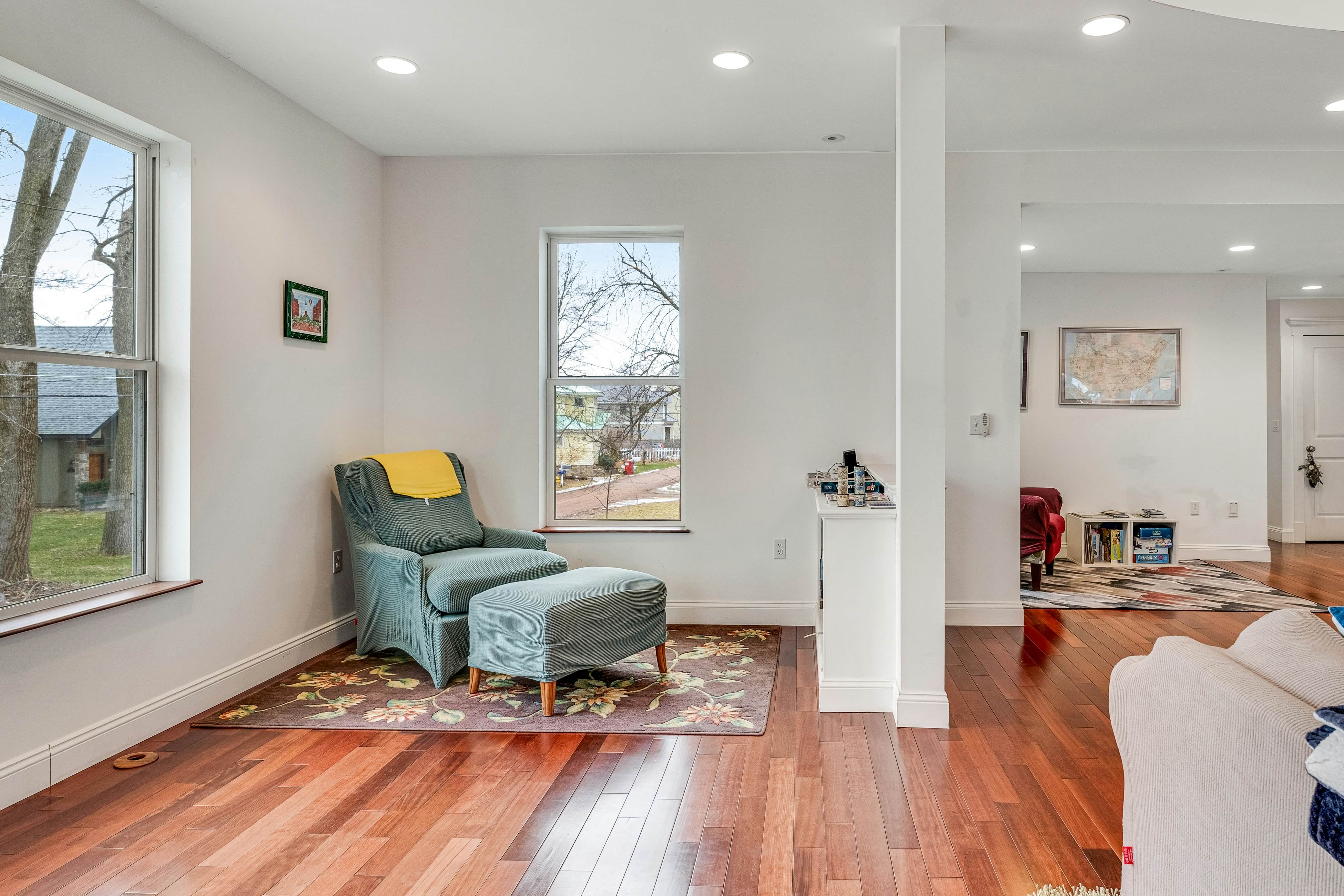 The Artist's Lakeside Hideaway