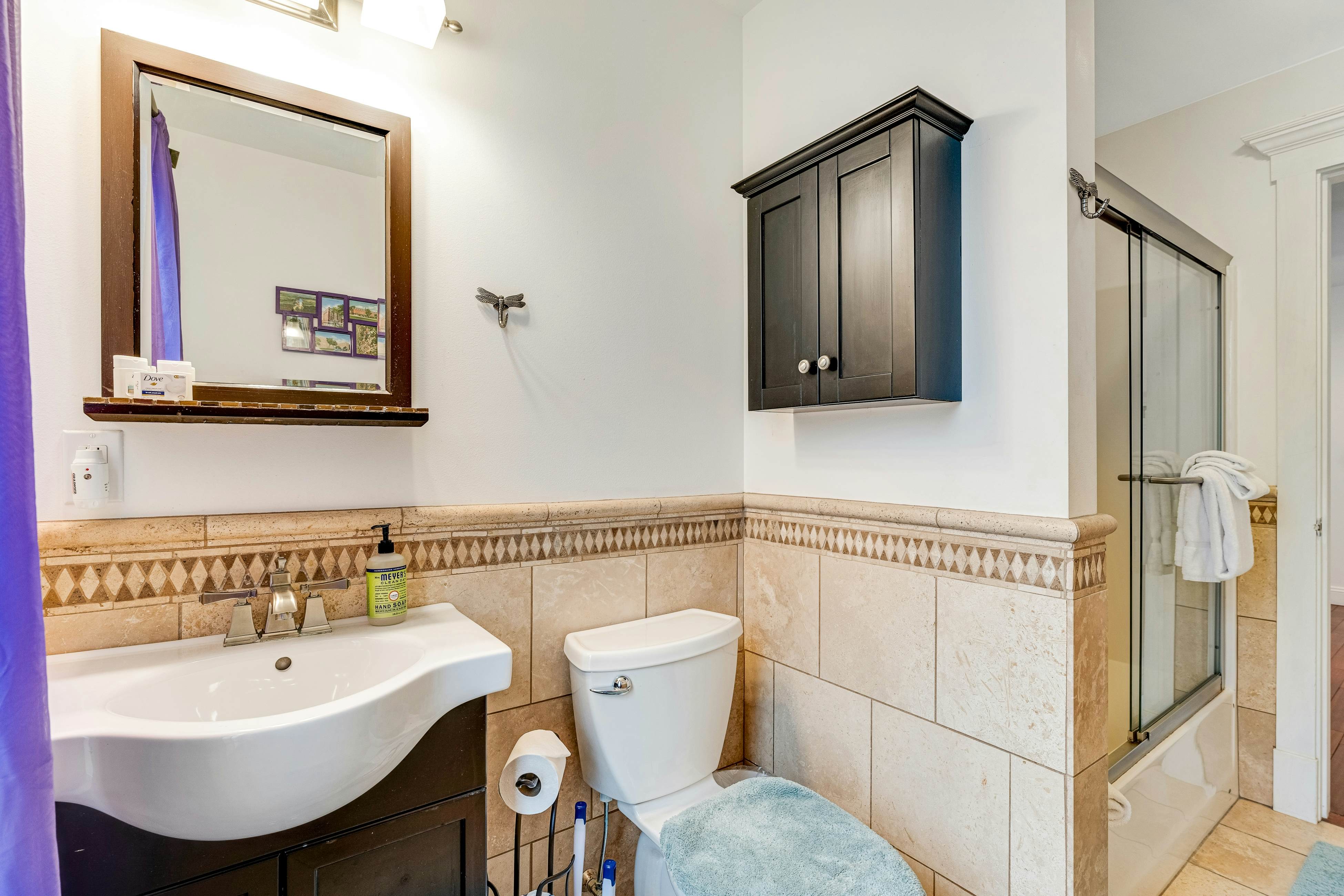 The Artist's Lakeside Hideaway