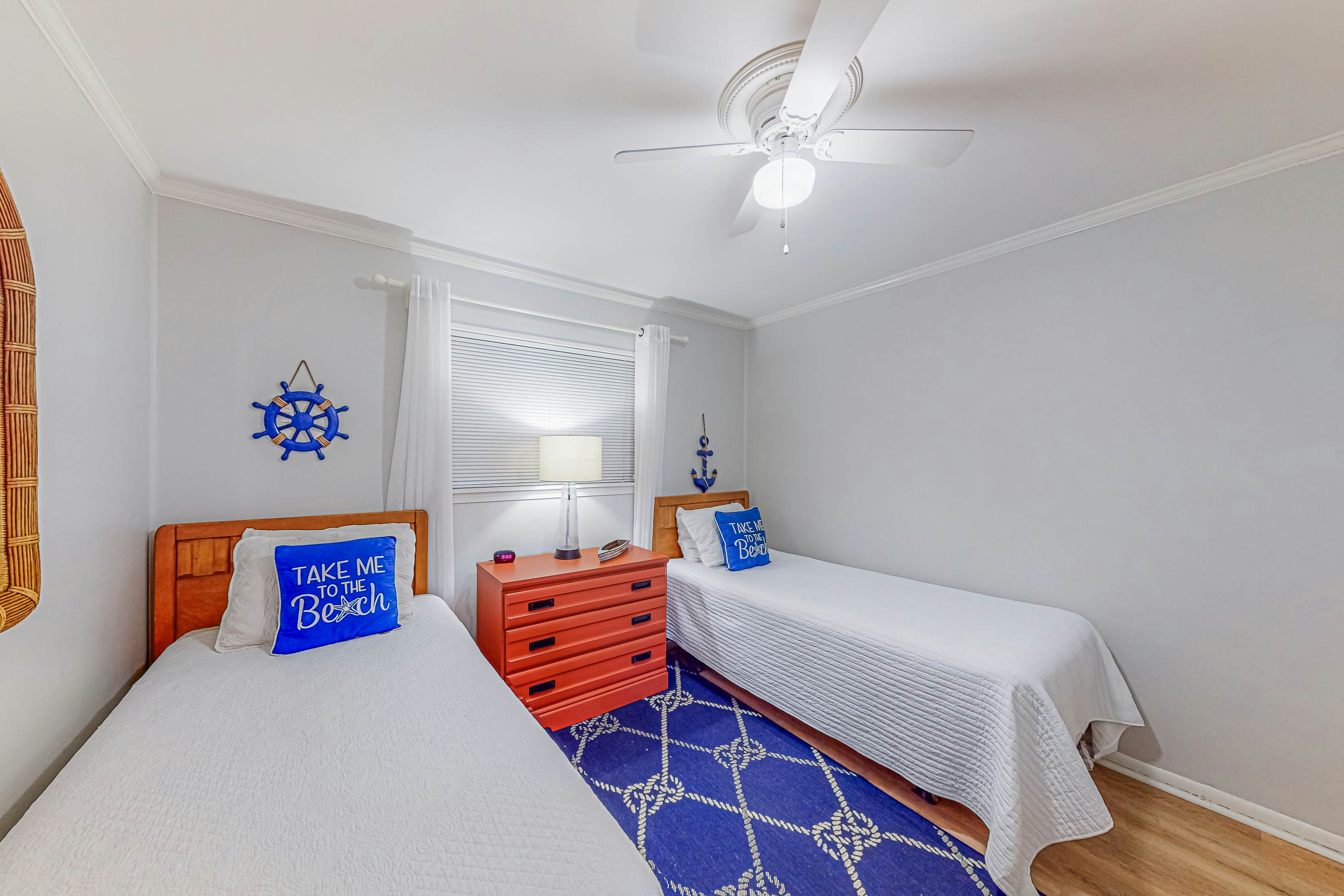 HH Beach & Tennis C12