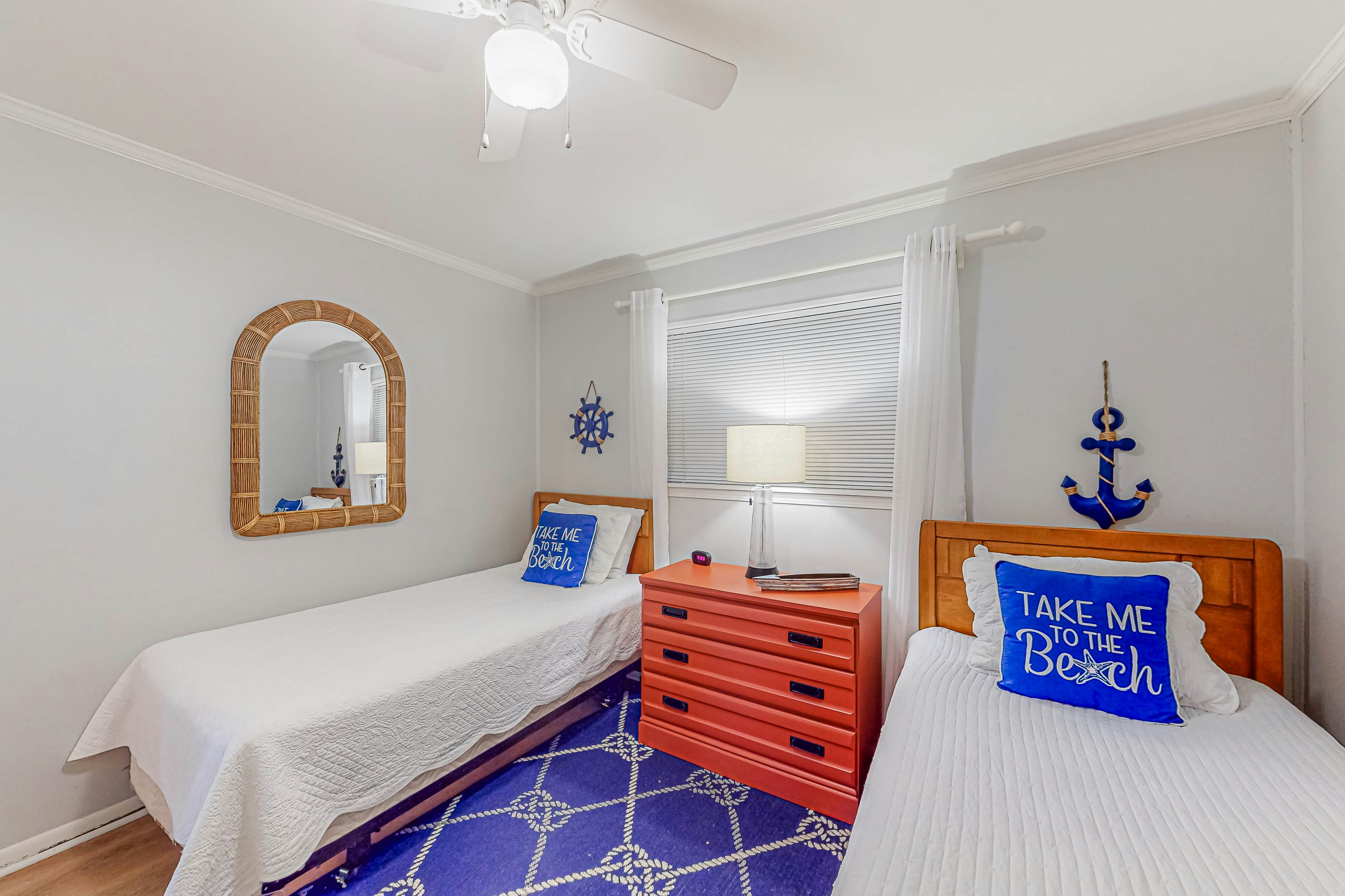 HH Beach & Tennis C12