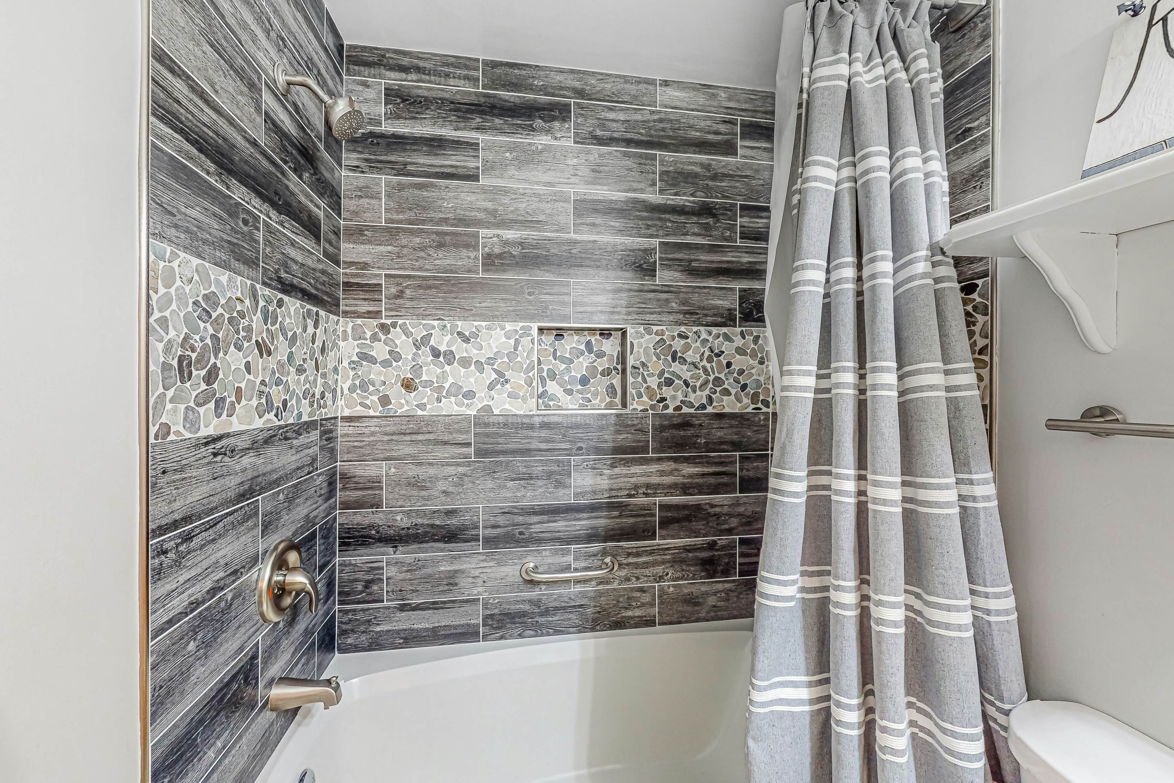 HH Beach & Tennis C12