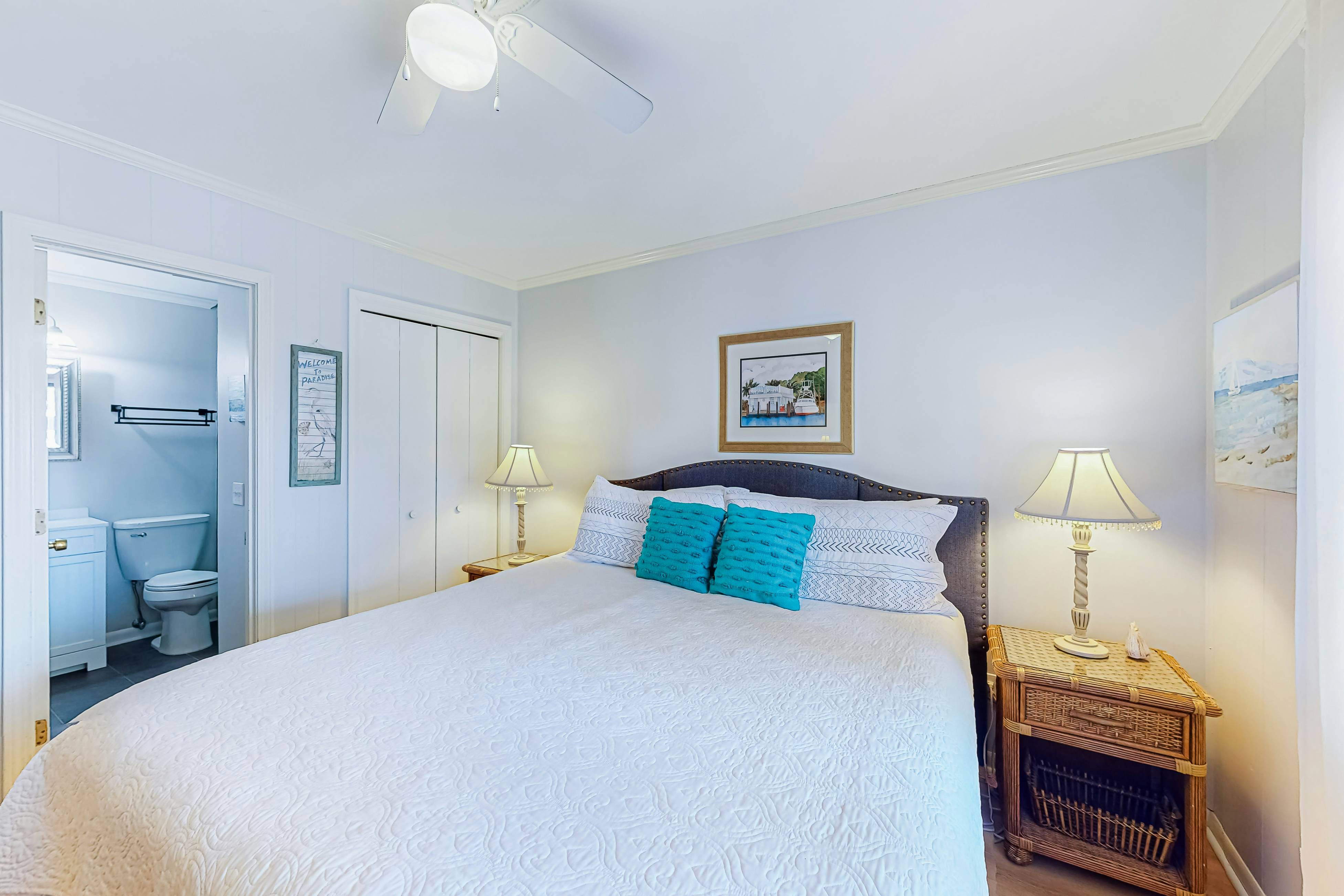 HH Beach & Tennis C12