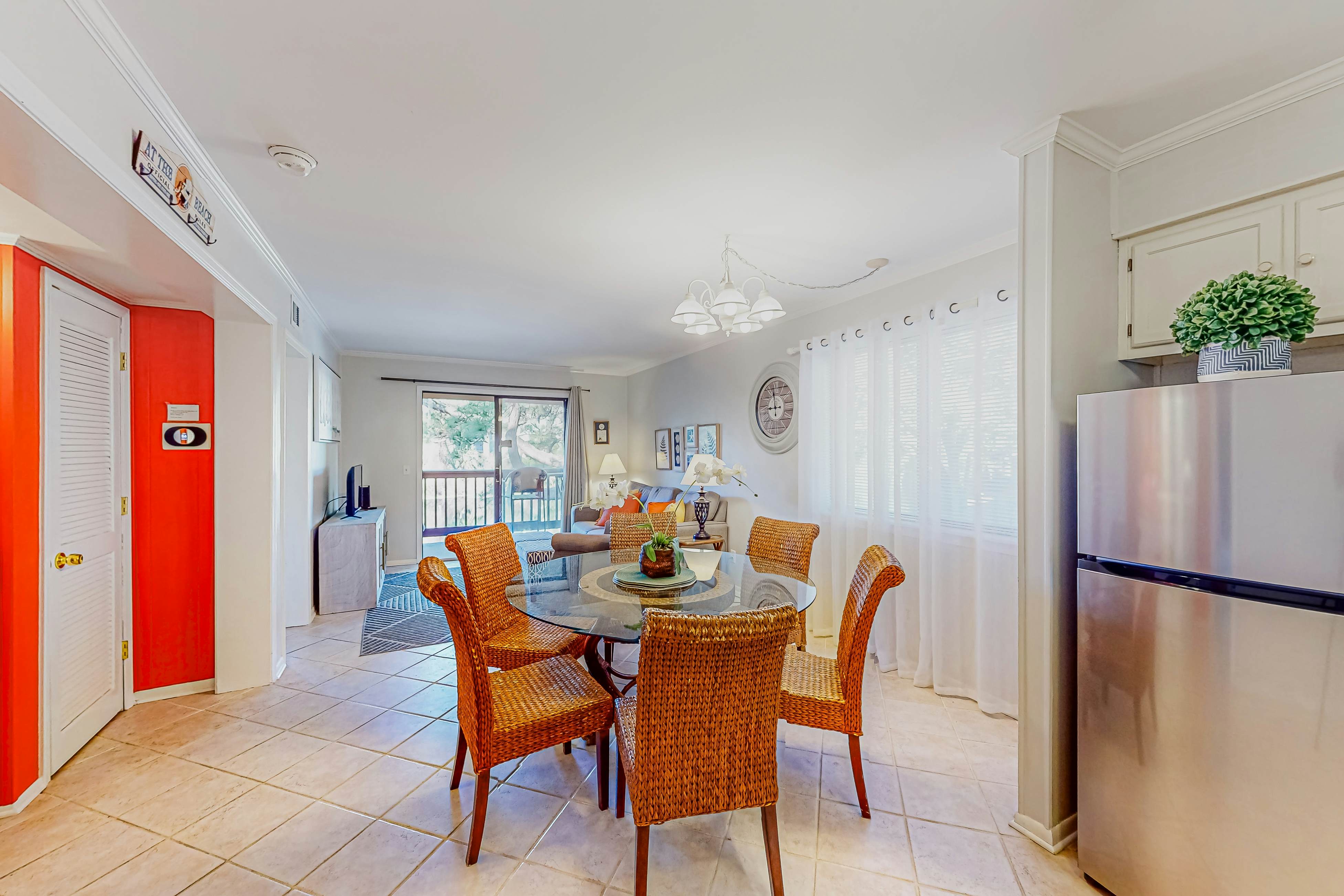 HH Beach & Tennis C12