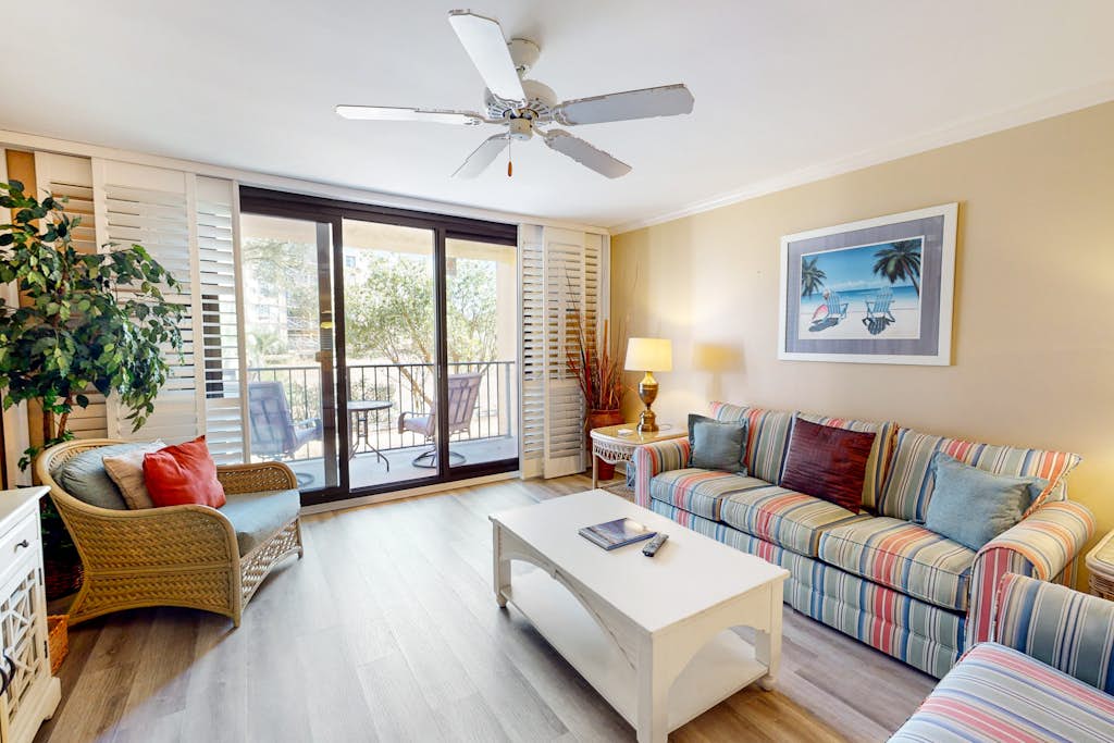 Relaxing villa with pool, hot tub & tennis - partial ocean view — Hilton Head, SC — vacation rental