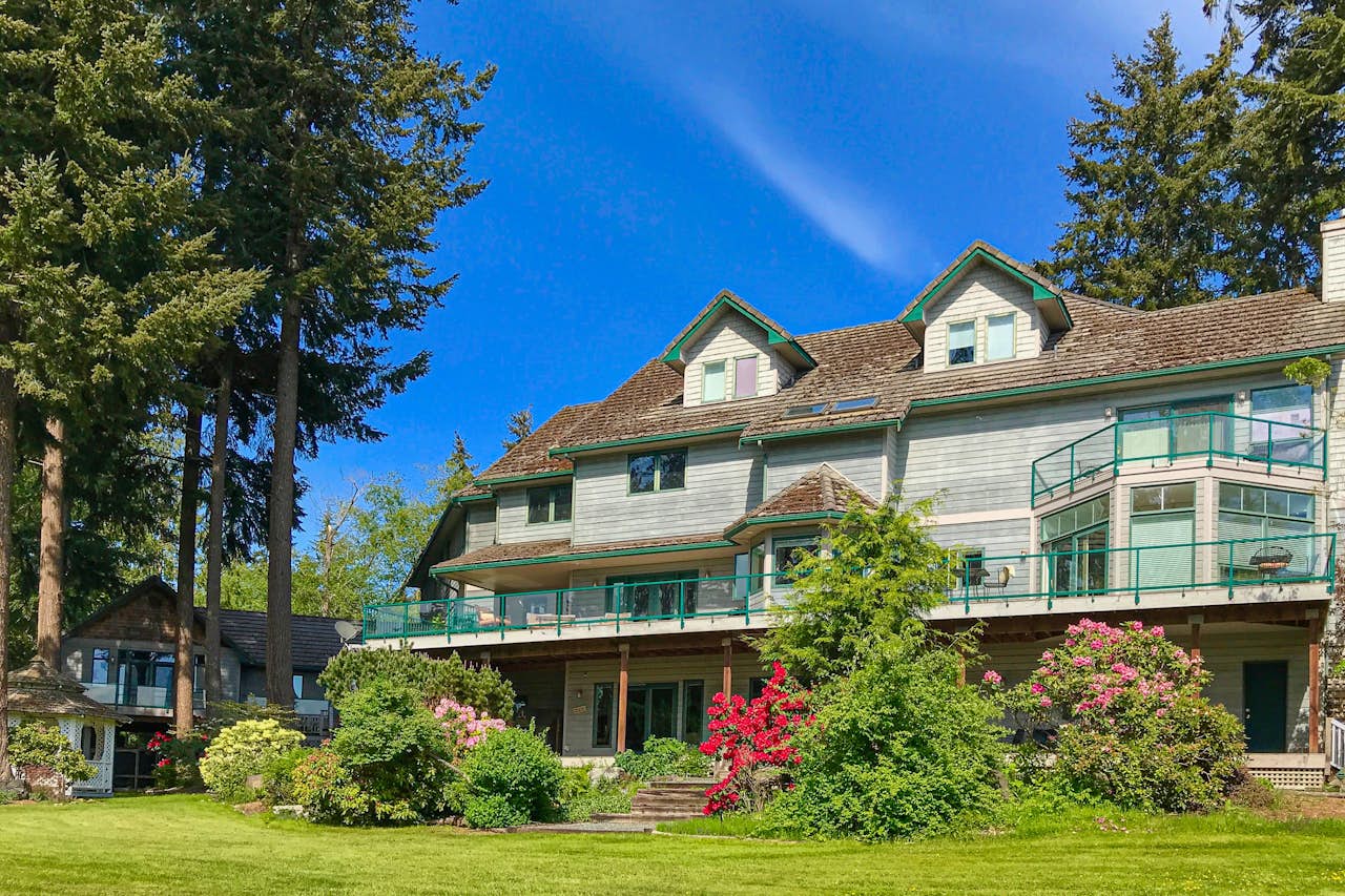 The Quintessa Estate 10 BD Clinton, WA Vacation Rental Vacasa