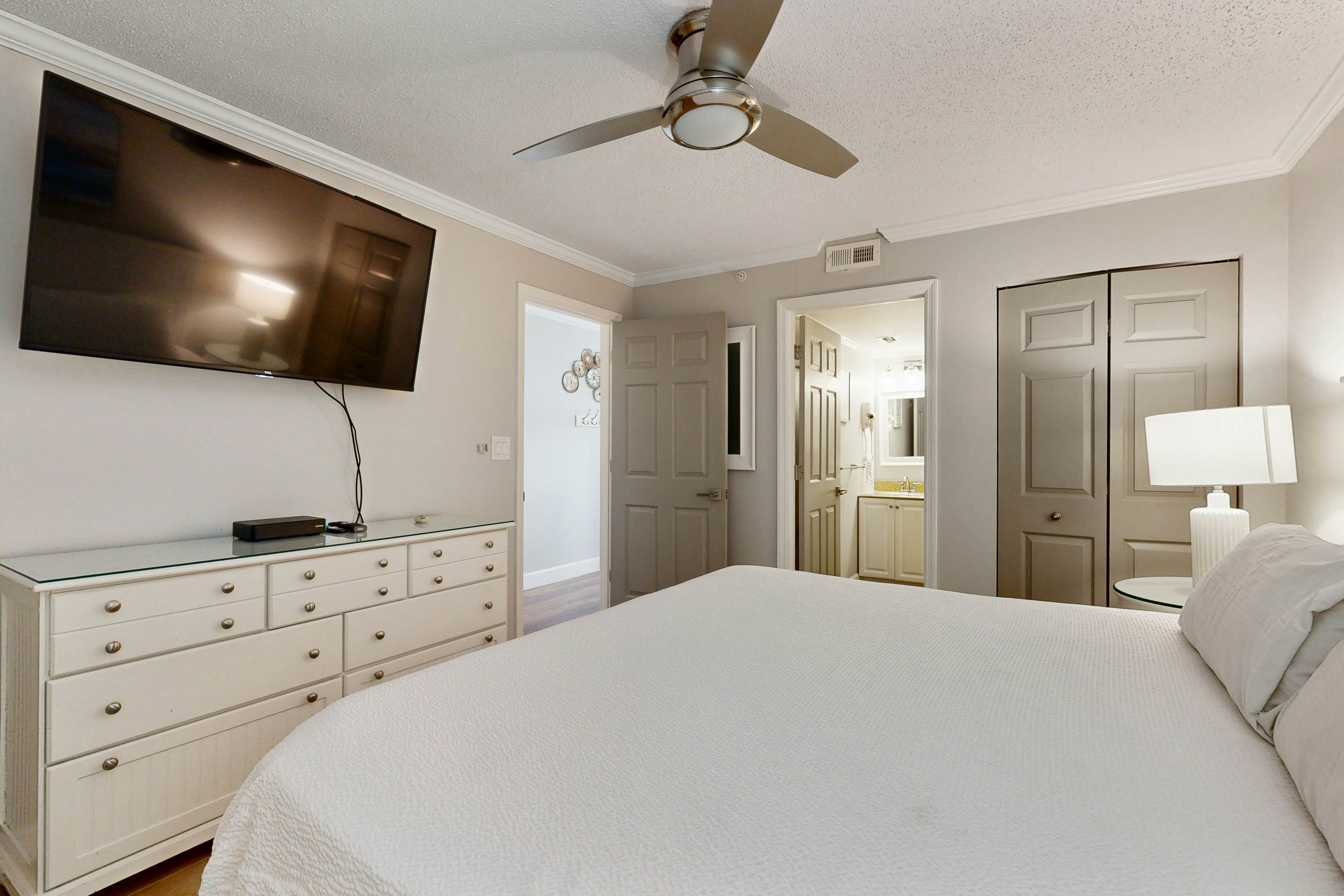 Pelican Beach Resort 304