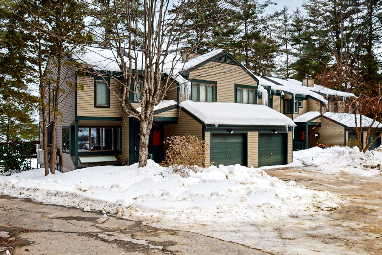 Lake View by the Mountain 3 BD Bridgton, ME Vacation Rental Vacasa