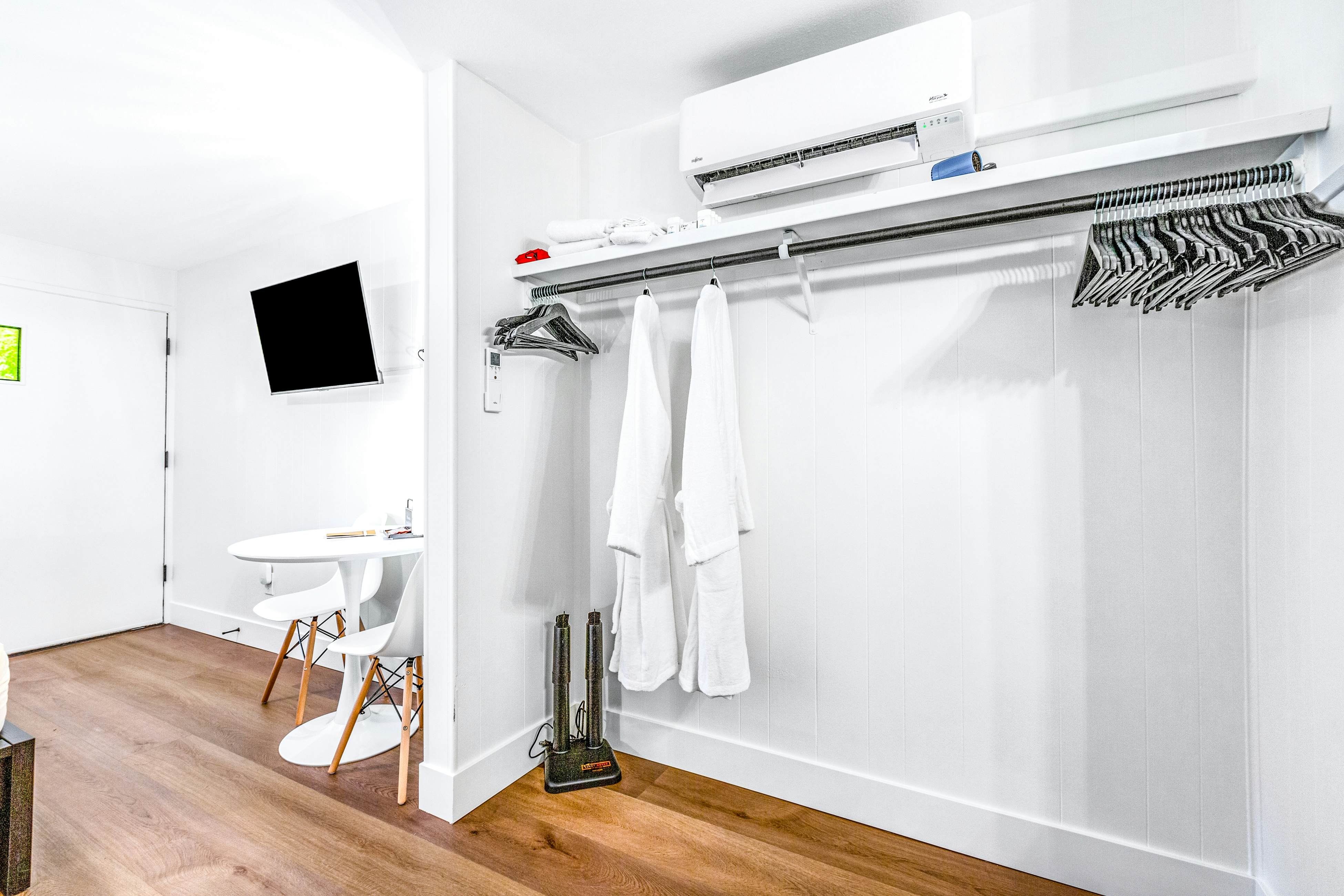 Mount Worthington Room 6 at Mount Walker Inn