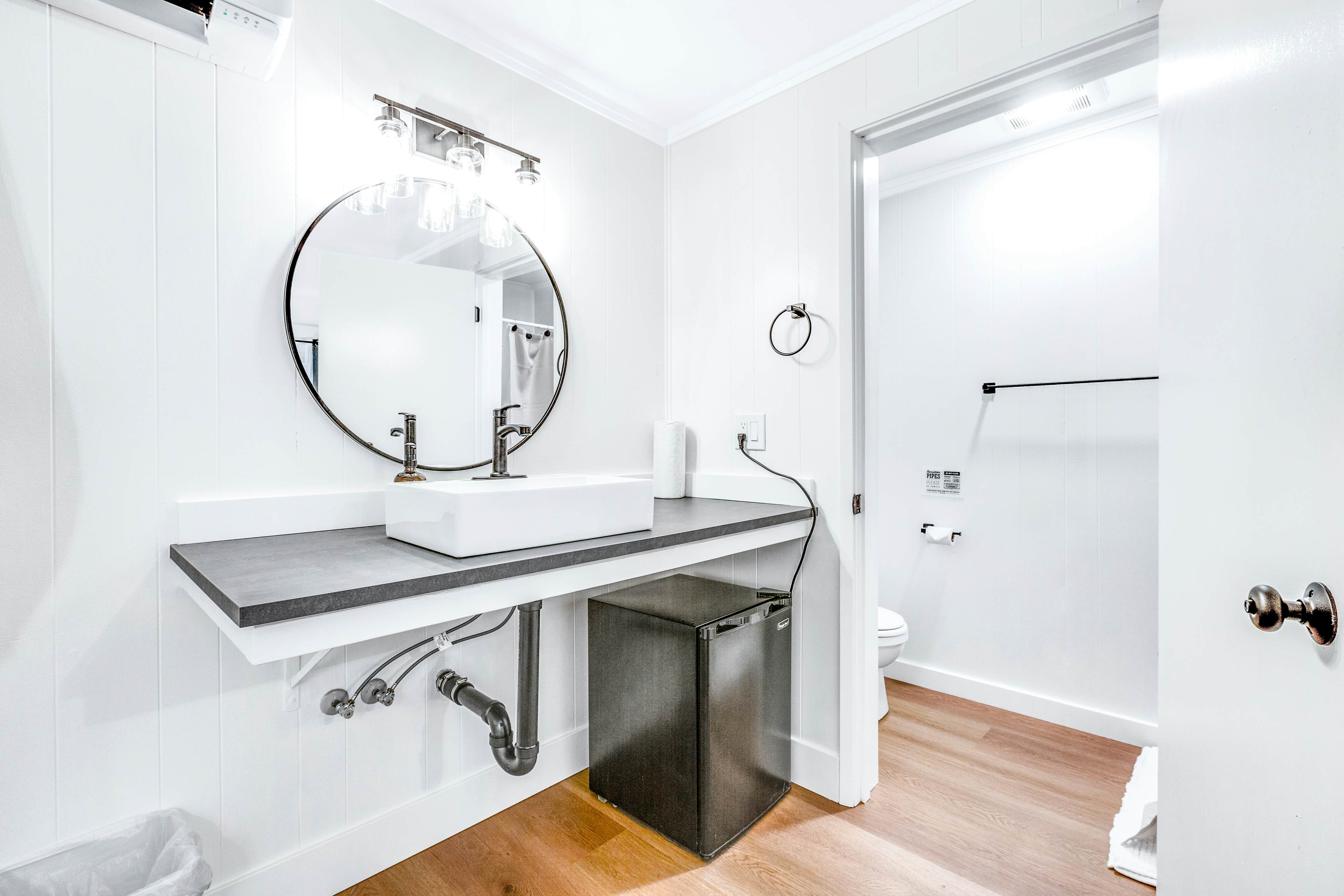 Mount Bretherton Room 8 at Mount Walker Inn